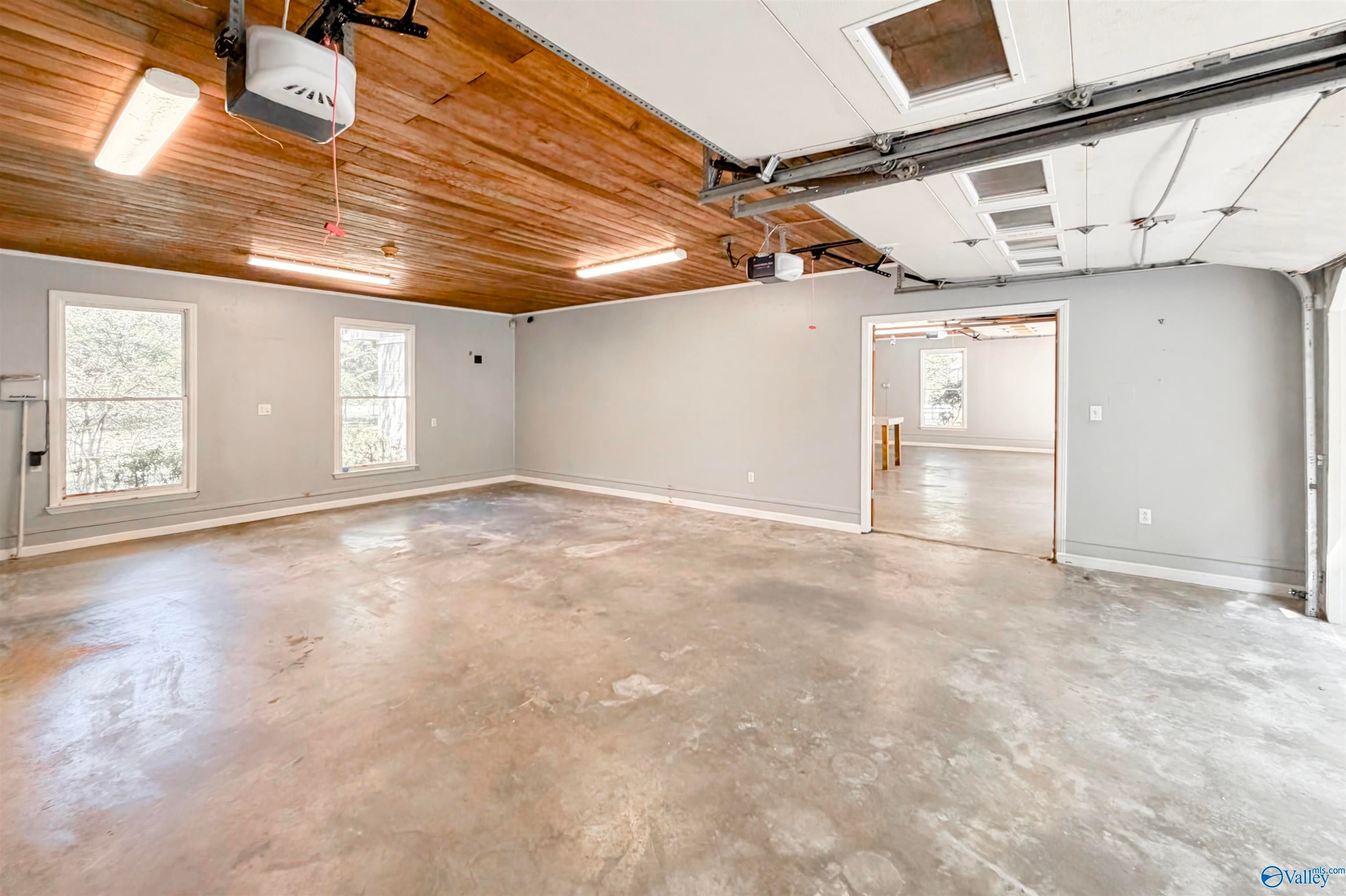 Decatur, Alabama, 35603, United States, 5 Bedrooms Bedrooms, ,5 BathroomsBathrooms,Residential,Active,1972133