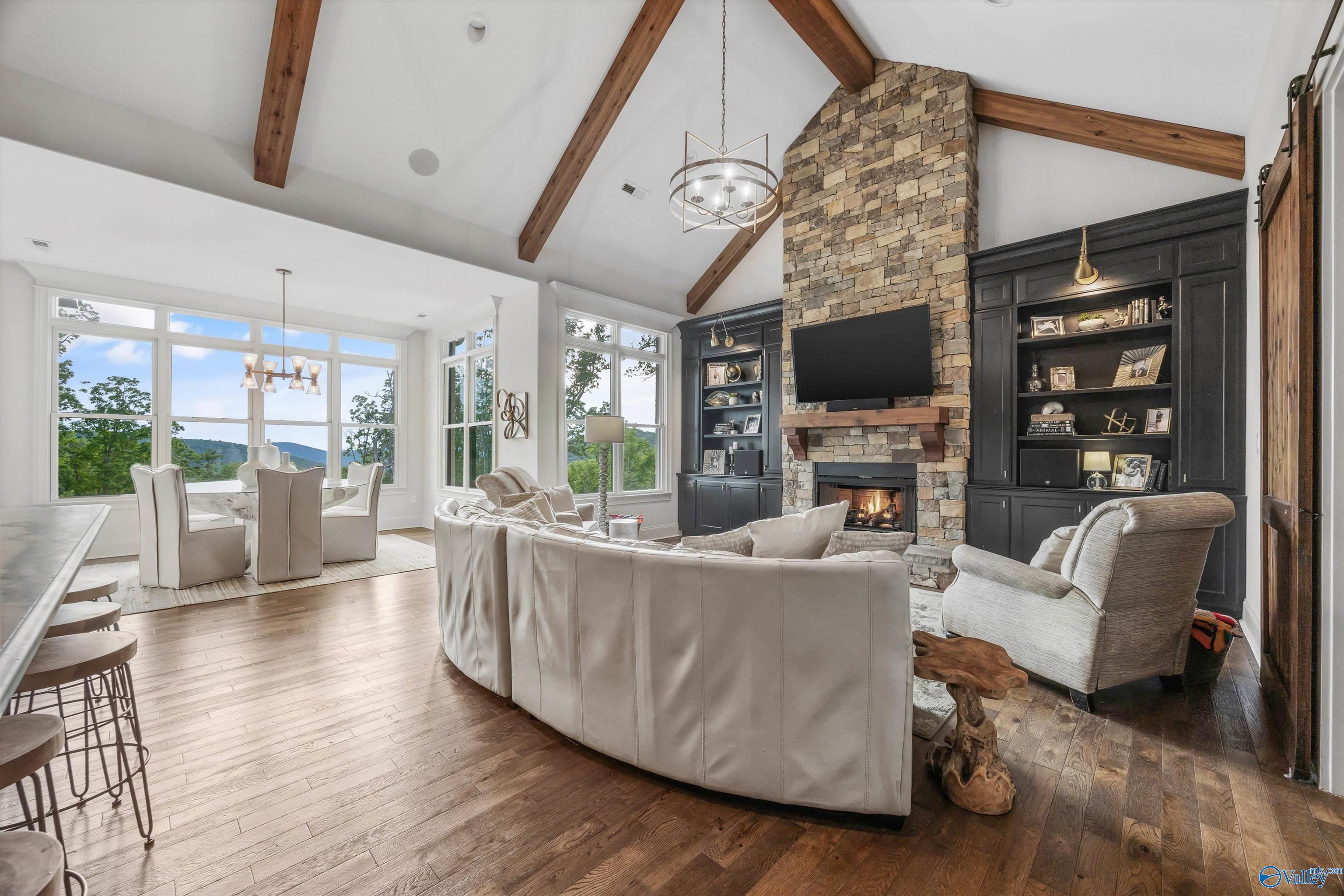 Owens Cross Roads, Alabama, 35763, United States, ,7 BathroomsBathrooms,Residential,Active,1799402