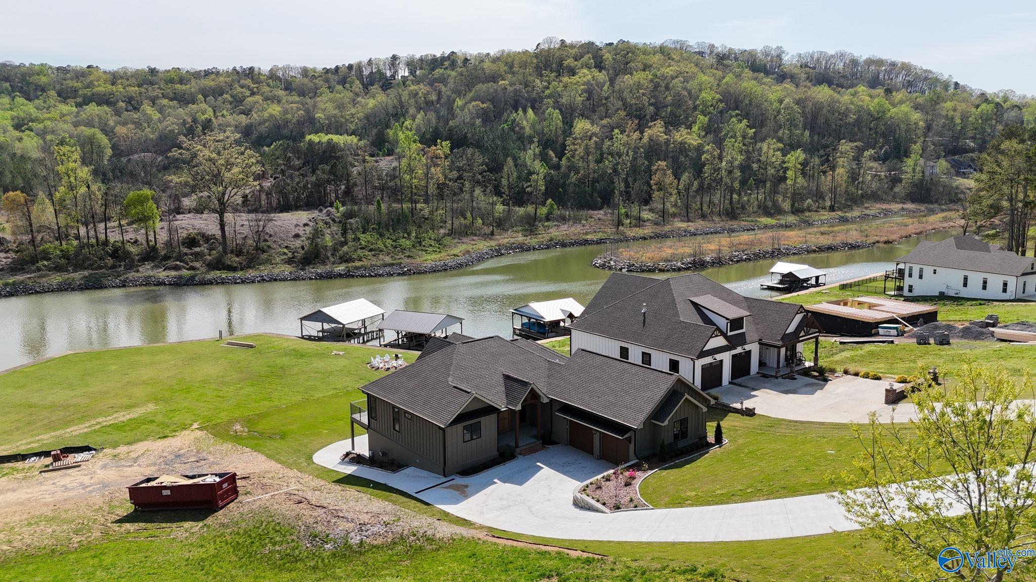 Guntersville, Alabama, 35976, United States, ,4 BathroomsBathrooms,Residential,Active,1702827