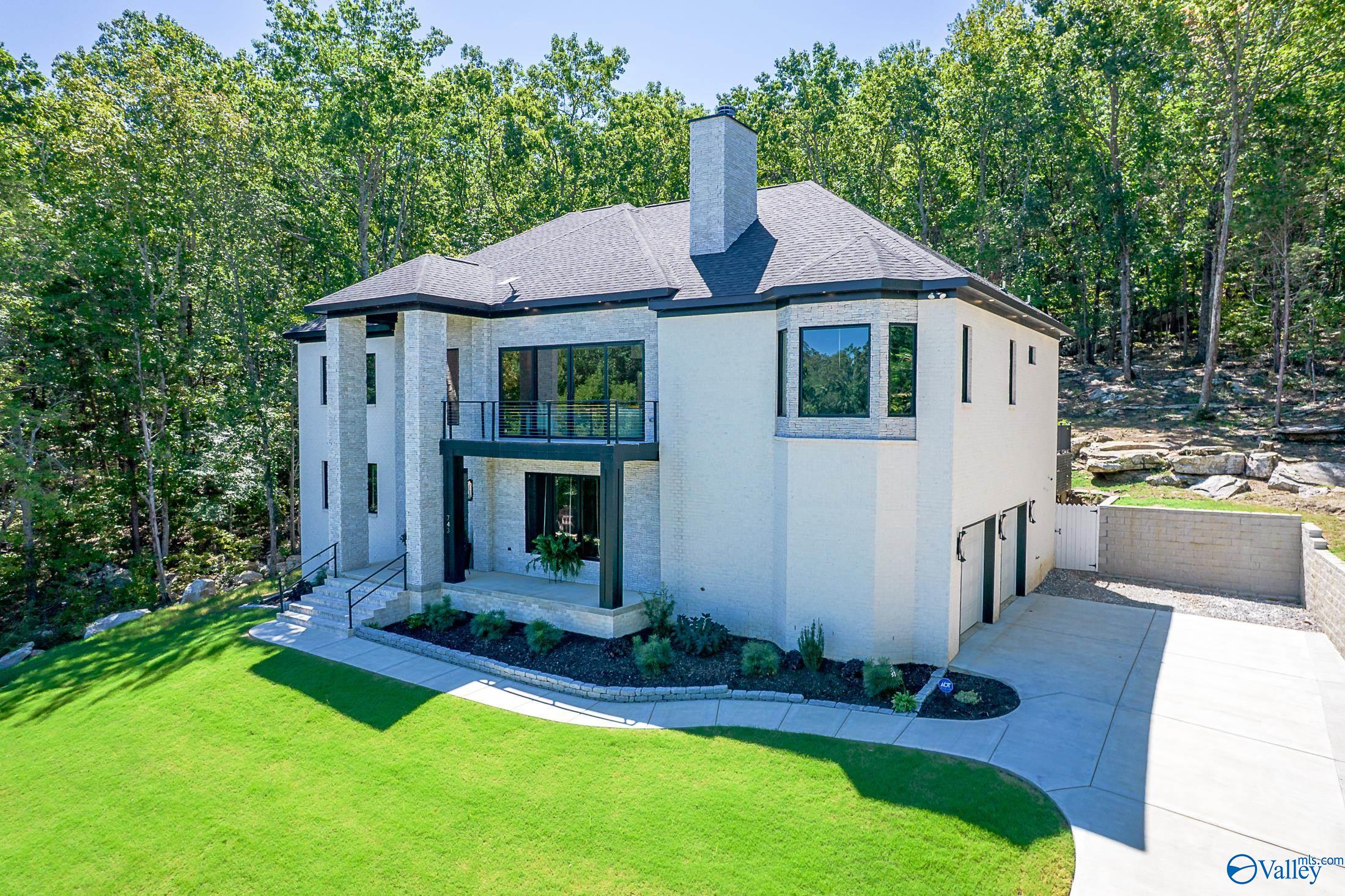 Huntsville, Alabama, 35803, United States, 4 Bedrooms Bedrooms, ,4 BathroomsBathrooms,Residential,Active,1996296 Huntsville, Alabama, 35803, United States, 4 Bedrooms Bedrooms, ,4 BathroomsBathrooms,Residential,Active,1996296