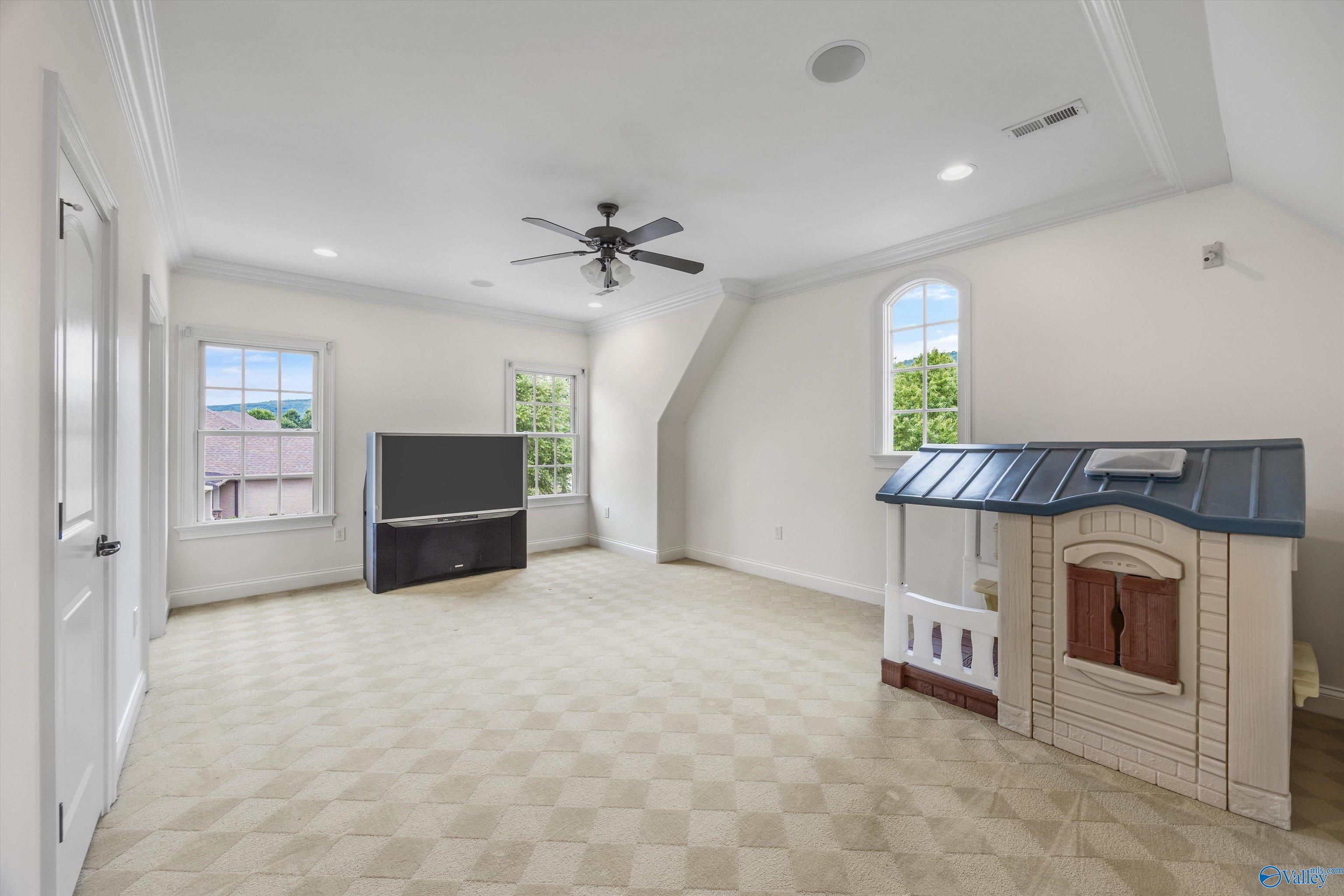 Gurley, Alabama, 35748, United States, 4 Bedrooms Bedrooms, ,5 BathroomsBathrooms,Residential,Active,1909111