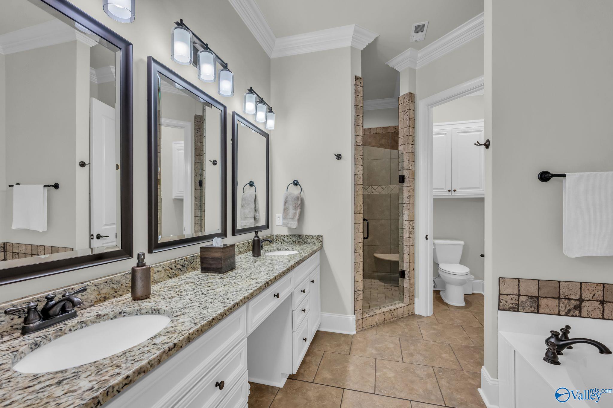 Huntsville, Alabama, 35806, United States, 4 Bedrooms Bedrooms, ,5 BathroomsBathrooms,Residential,Active,1985848