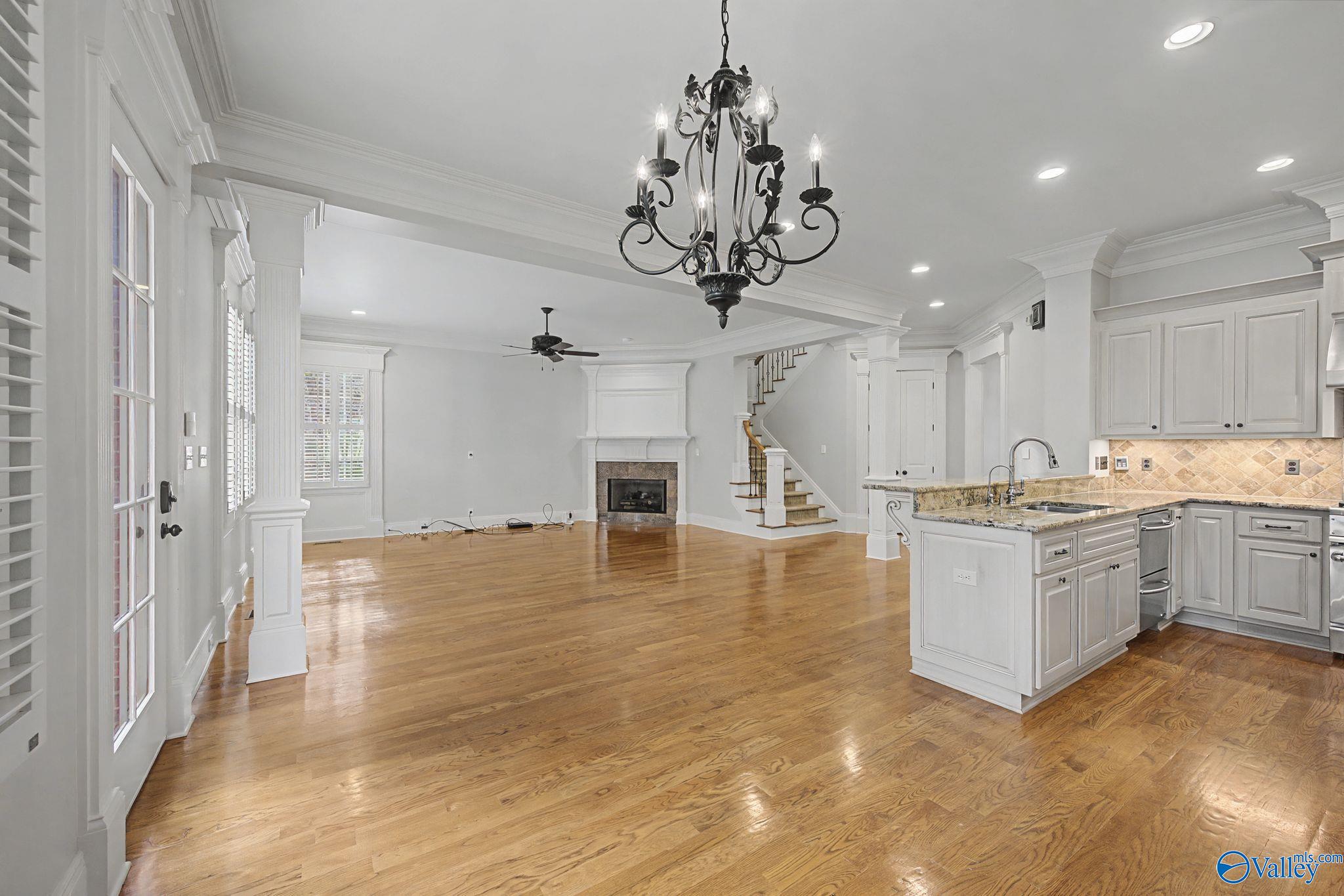 Huntsville, Alabama, 35806, United States, 4 Bedrooms Bedrooms, ,4 BathroomsBathrooms,Residential,Active,2012926