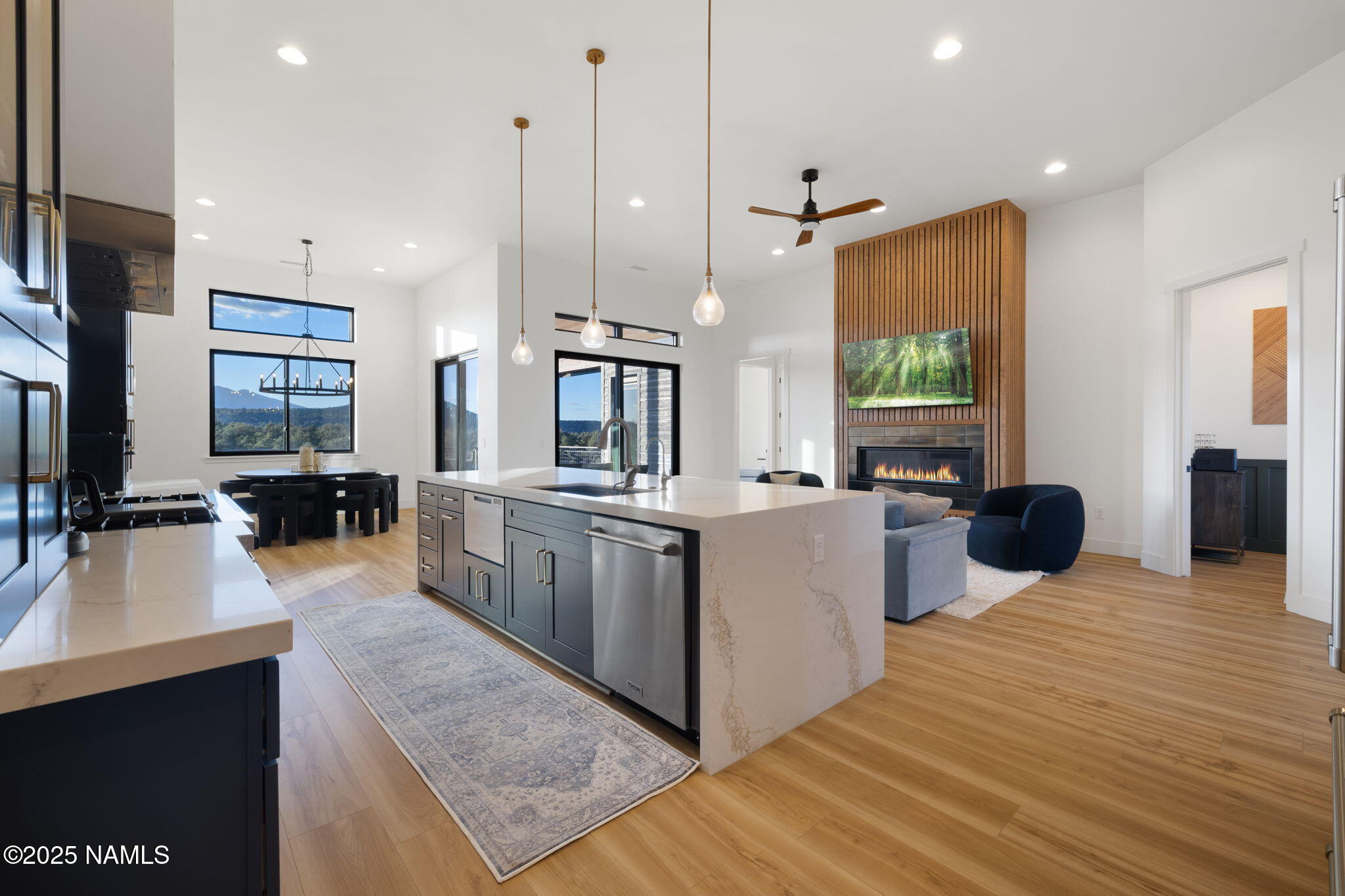 Flagstaff, Arizona, 86004, United States, 5 Bedrooms Bedrooms, ,4 BathroomsBathrooms,Residential,Active,1943835