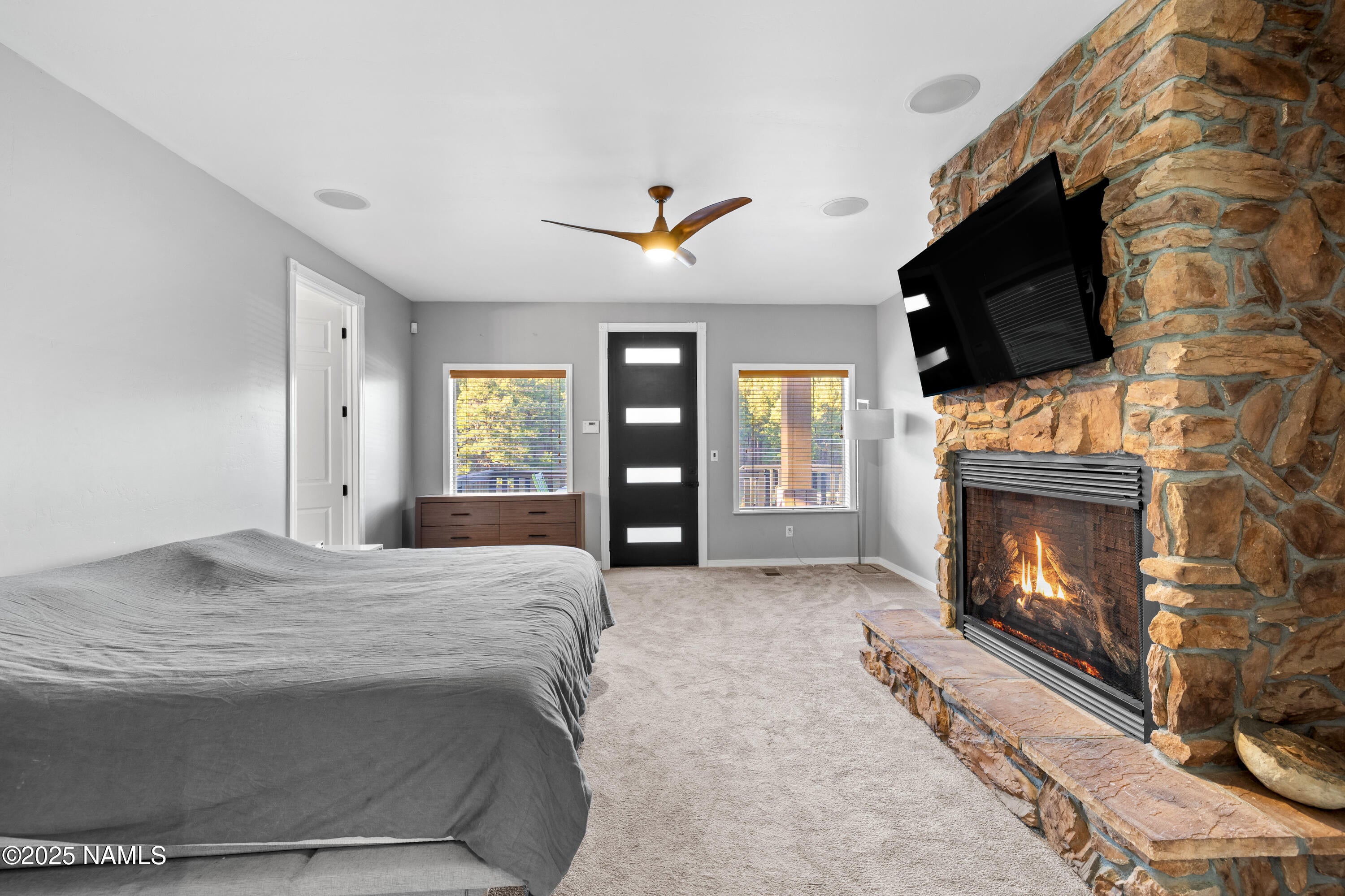 Flagstaff, Arizona, 86001, United States, 5 Bedrooms Bedrooms, ,5 BathroomsBathrooms,Residential,Active,1945089