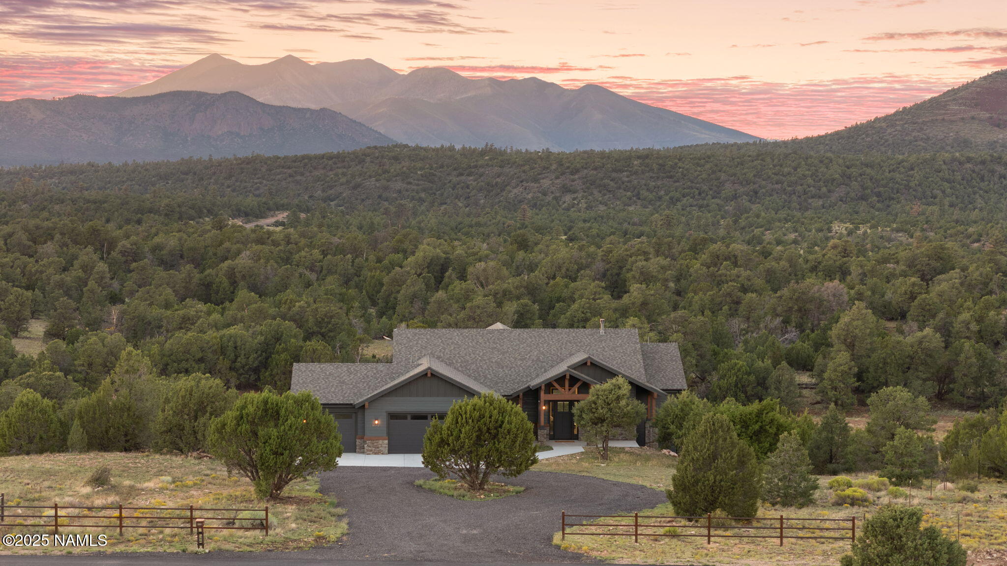 Flagstaff, Arizona, 86004, United States, 5 Bedrooms Bedrooms, ,4 BathroomsBathrooms,Residential,Active,1943835