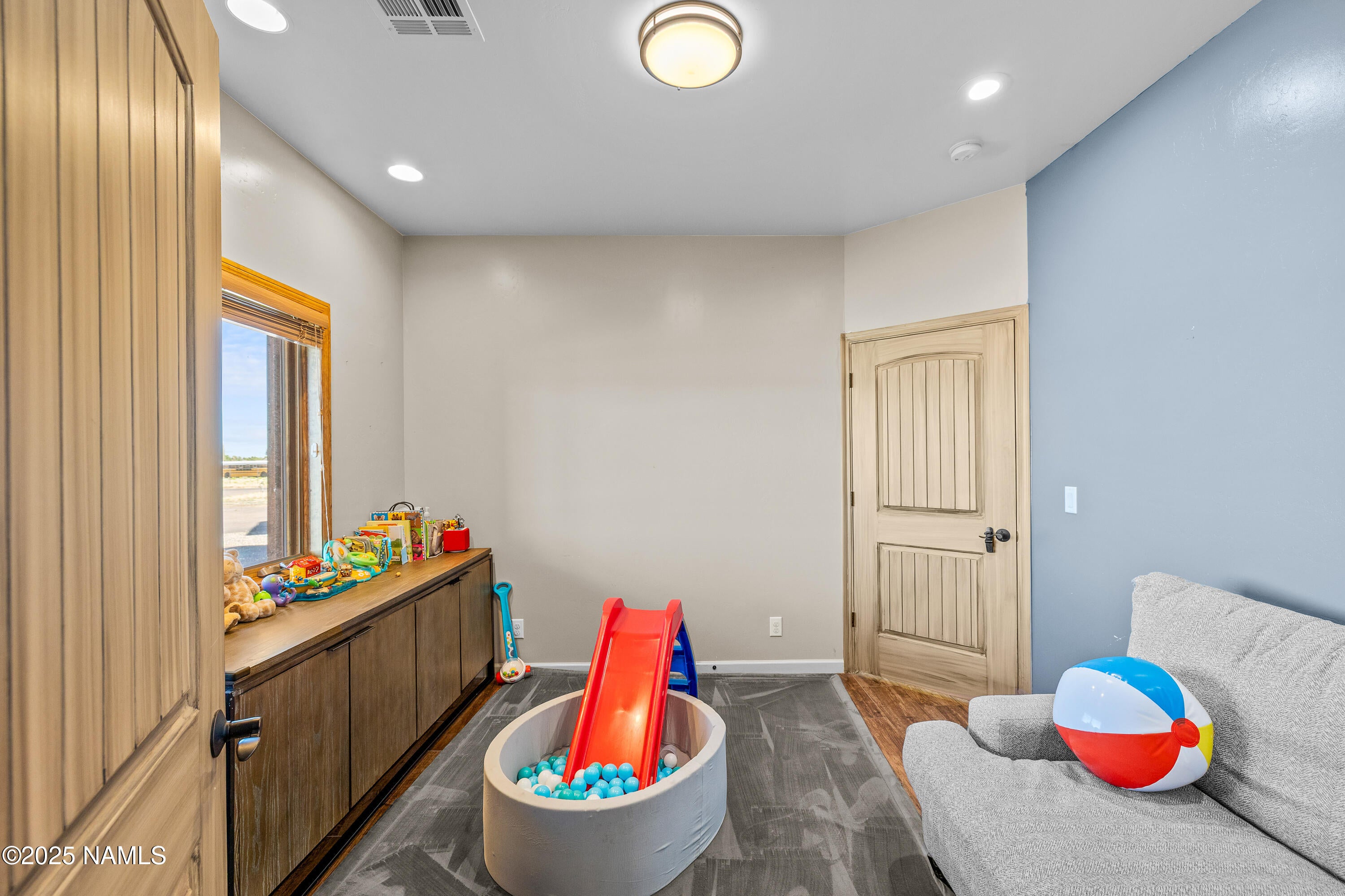 Flagstaff, Arizona, 86004, United States, 4 Bedrooms Bedrooms, ,3 BathroomsBathrooms,Residential,Active,1868120