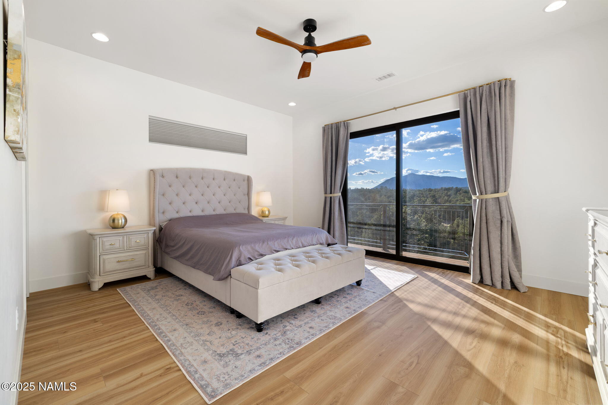 Flagstaff, Arizona, 86004, United States, 5 Bedrooms Bedrooms, ,4 BathroomsBathrooms,Residential,Active,1943835