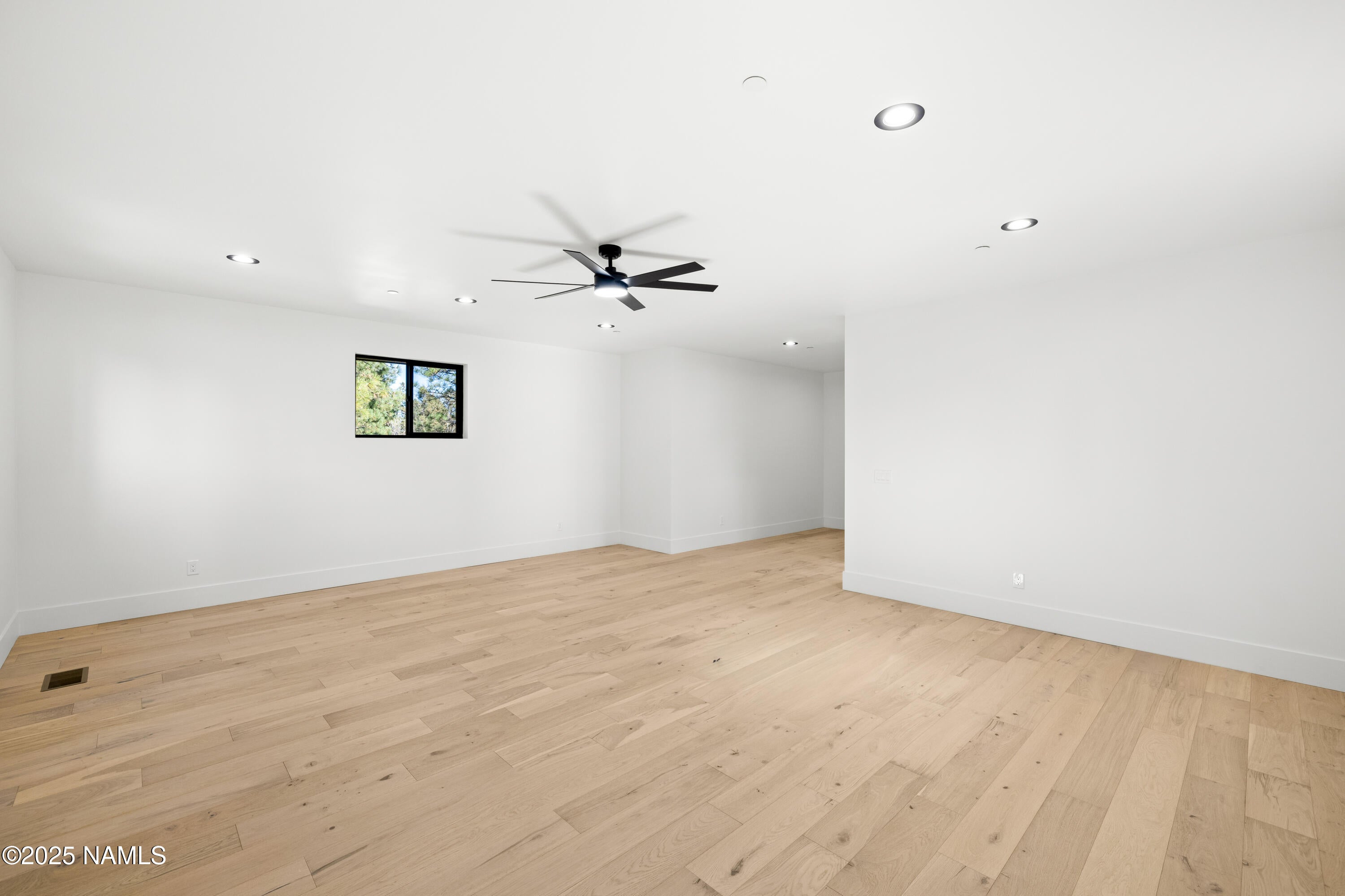 Flagstaff, Arizona, 86005, United States, 4 Bedrooms Bedrooms, ,4 BathroomsBathrooms,Residential,Active,1922481