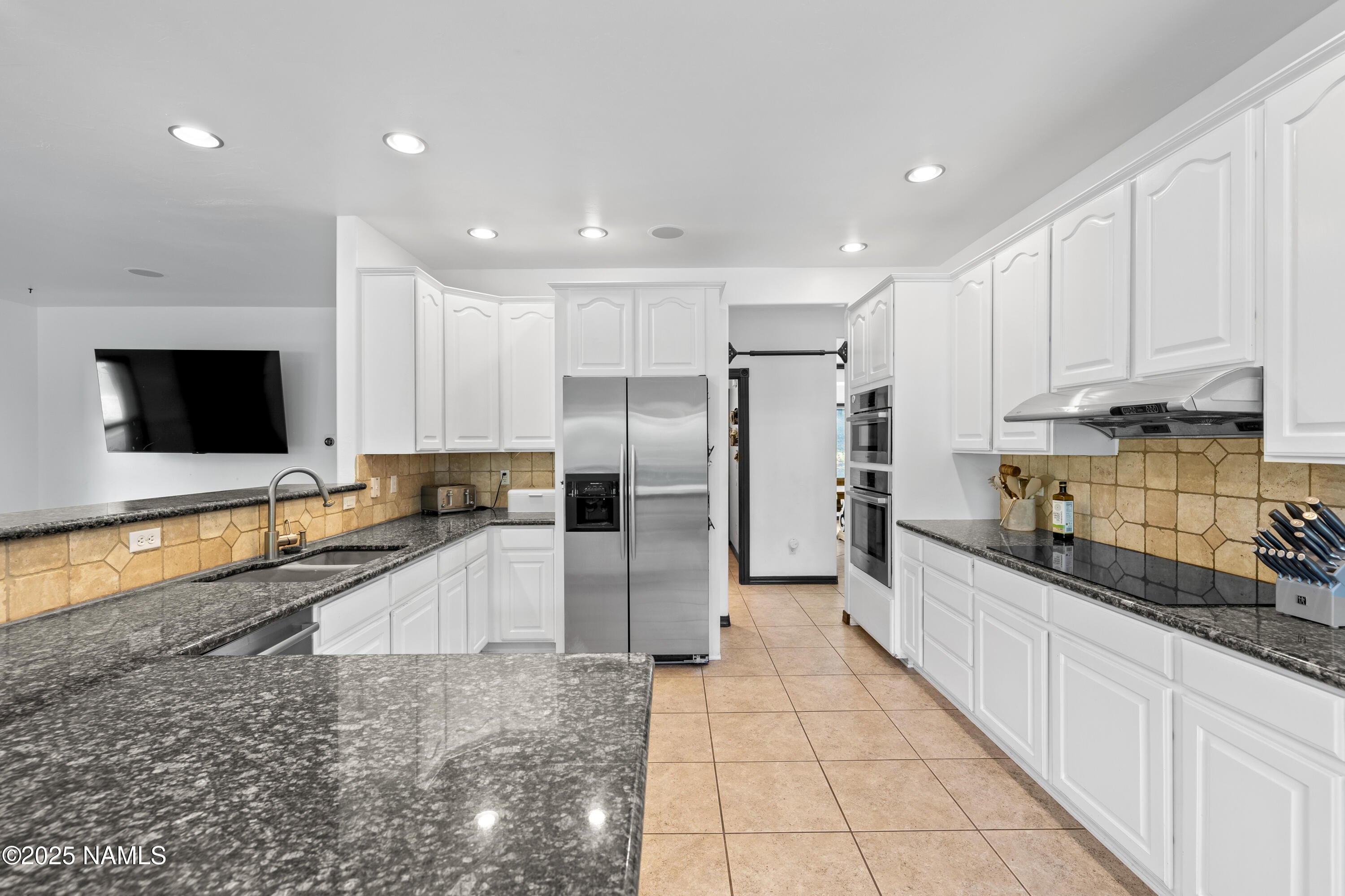 Flagstaff, Arizona, 86001, United States, 5 Bedrooms Bedrooms, ,5 BathroomsBathrooms,Residential,Active,1945089