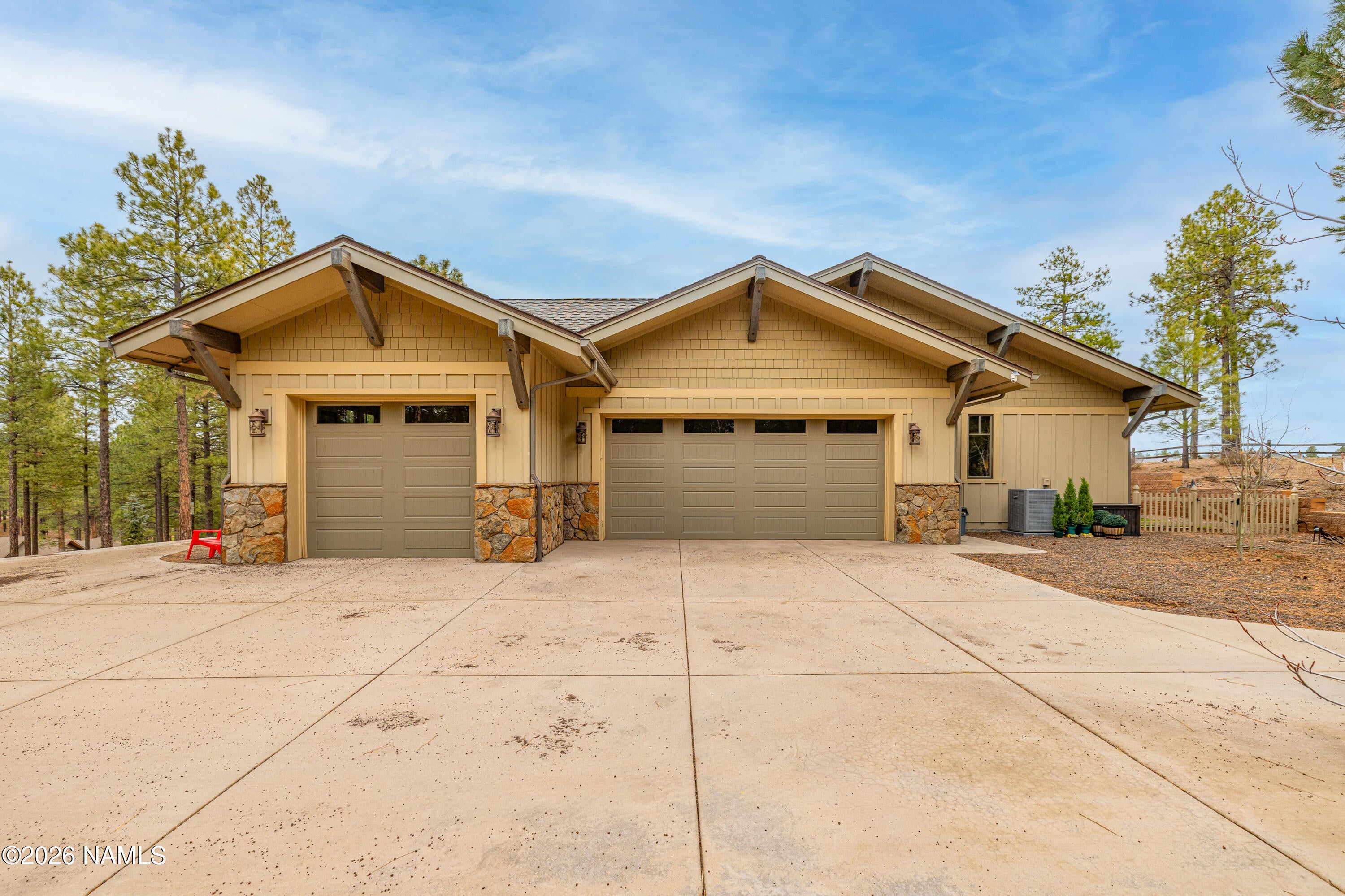 Flagstaff, Arizona, 86005, United States, 3 Bedrooms Bedrooms, ,3 BathroomsBathrooms,Residential,Active,2009866