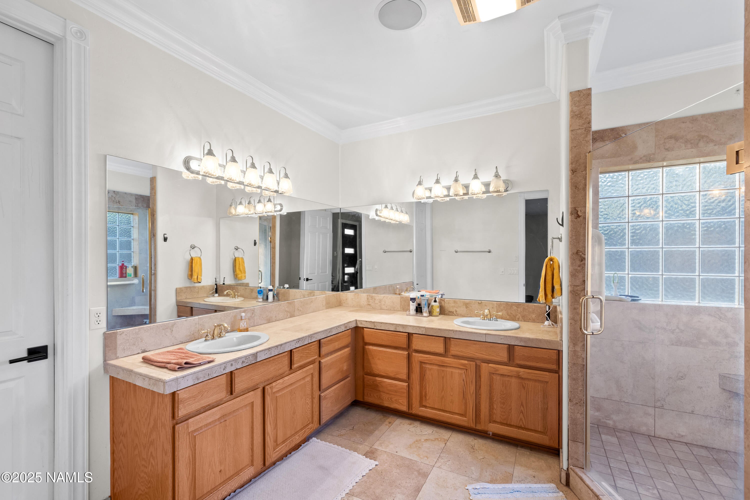 Flagstaff, Arizona, 86001, United States, 5 Bedrooms Bedrooms, ,5 BathroomsBathrooms,Residential,Active,1945089