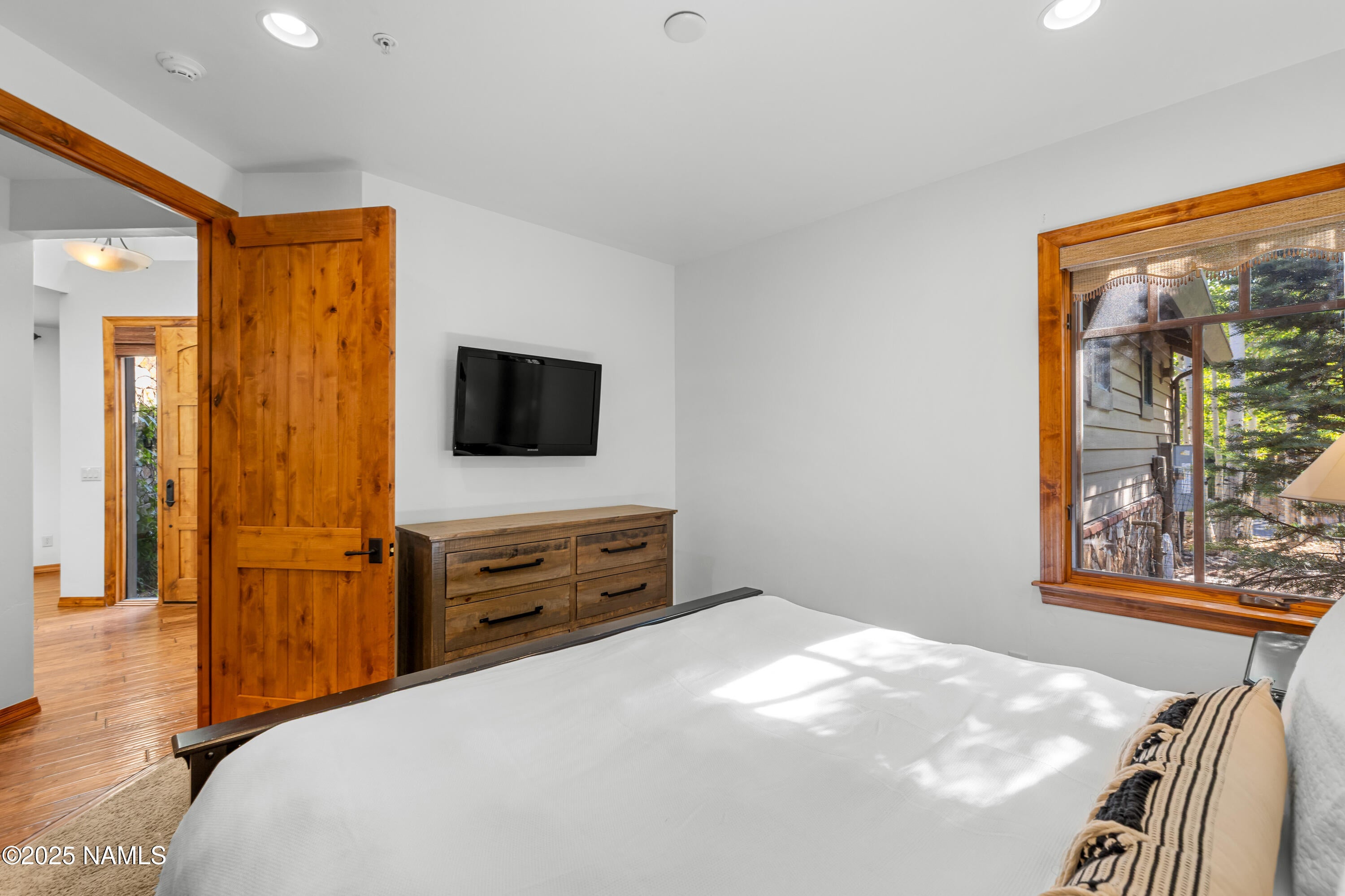 Flagstaff, Arizona, 86005, United States, 3 Bedrooms Bedrooms, ,3 BathroomsBathrooms,Residential,Active,1922673