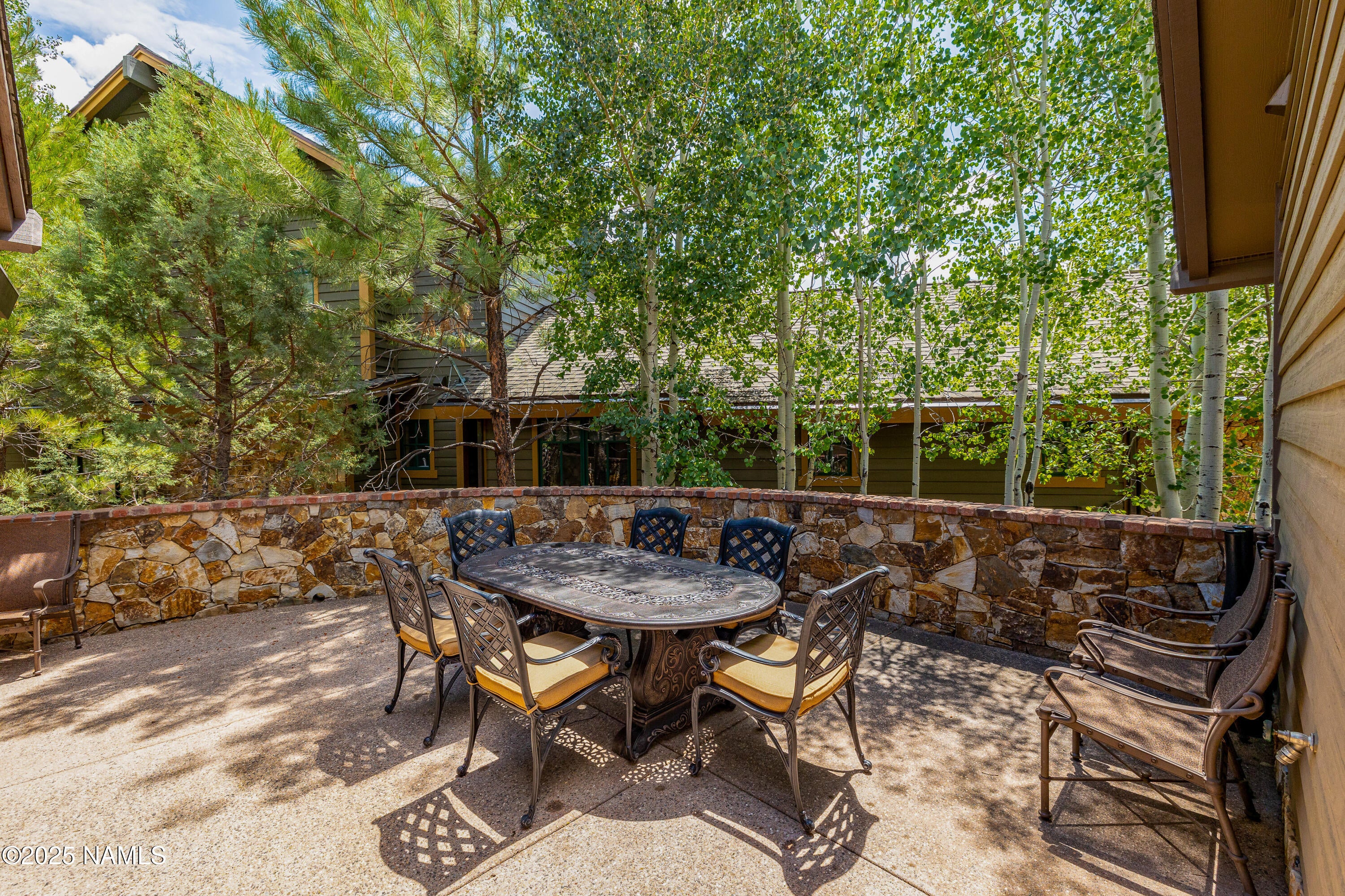 Flagstaff, Arizona, 86005, United States, 3 Bedrooms Bedrooms, ,3 BathroomsBathrooms,Residential,Active,1922673