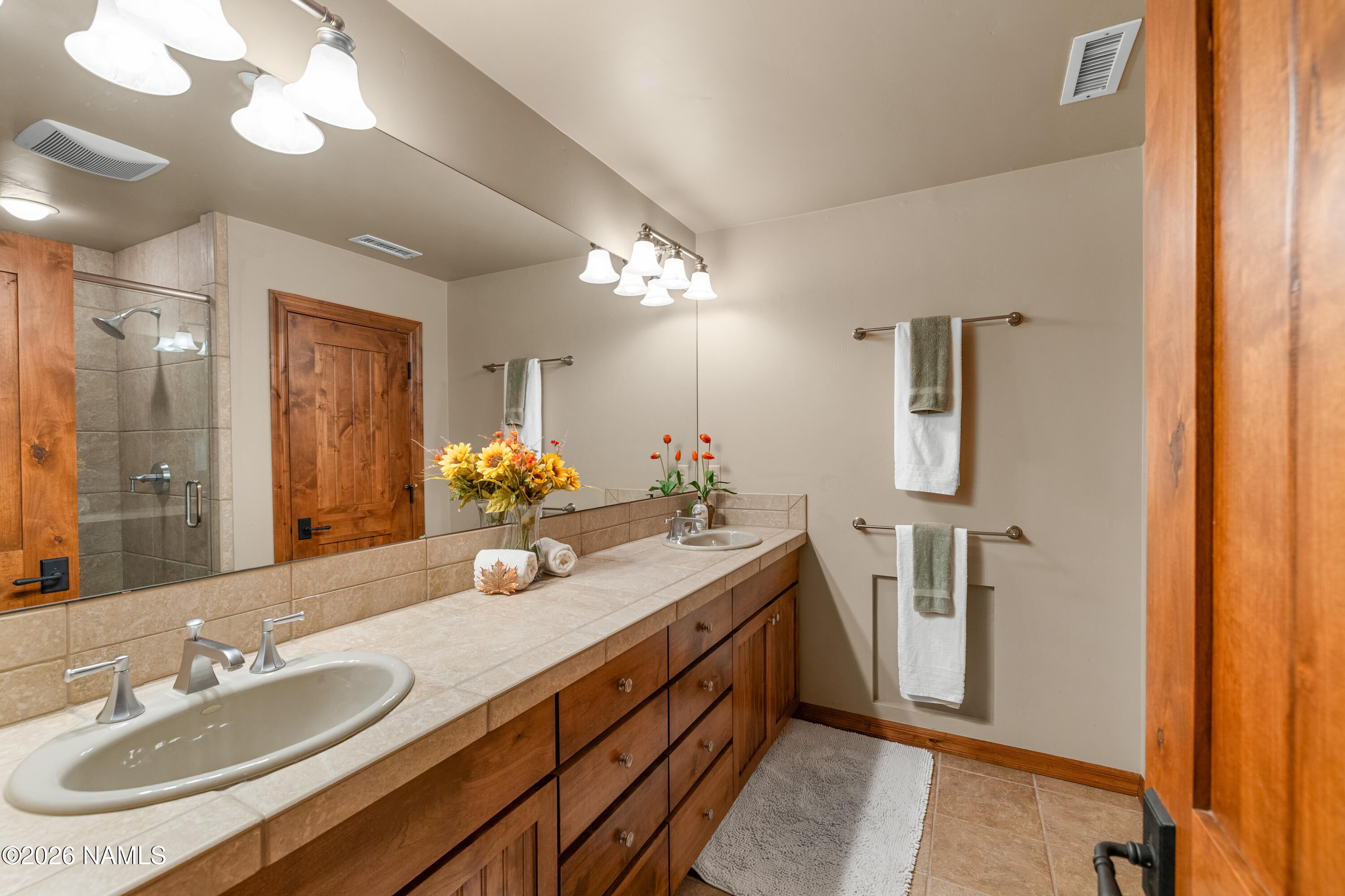 Flagstaff, Arizona, 86005, United States, 4 Bedrooms Bedrooms, ,4 BathroomsBathrooms,Residential,Active,2009412