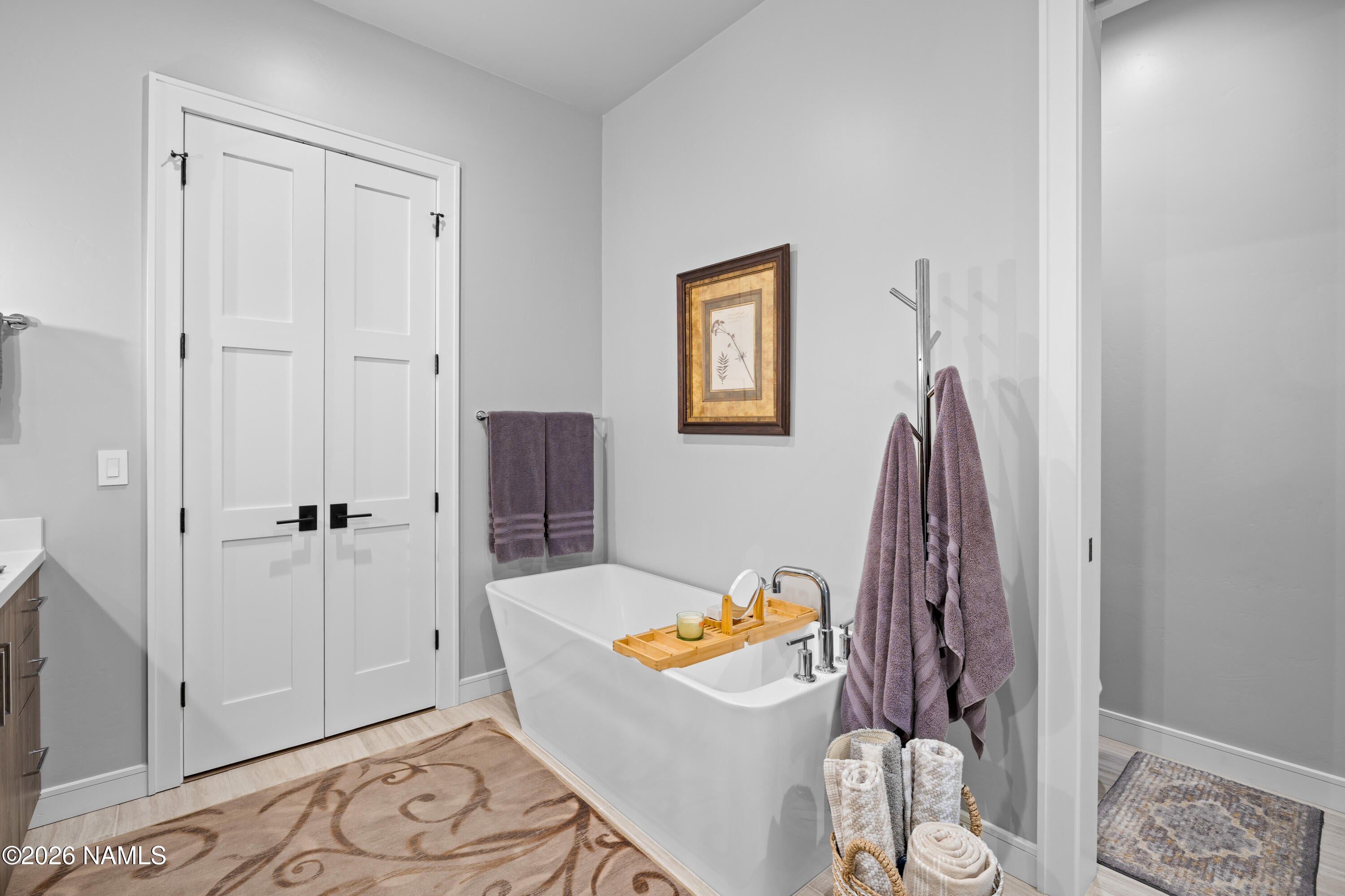 Flagstaff, Arizona, 86005, United States, 3 Bedrooms Bedrooms, ,4 BathroomsBathrooms,Residential,Active,2012817