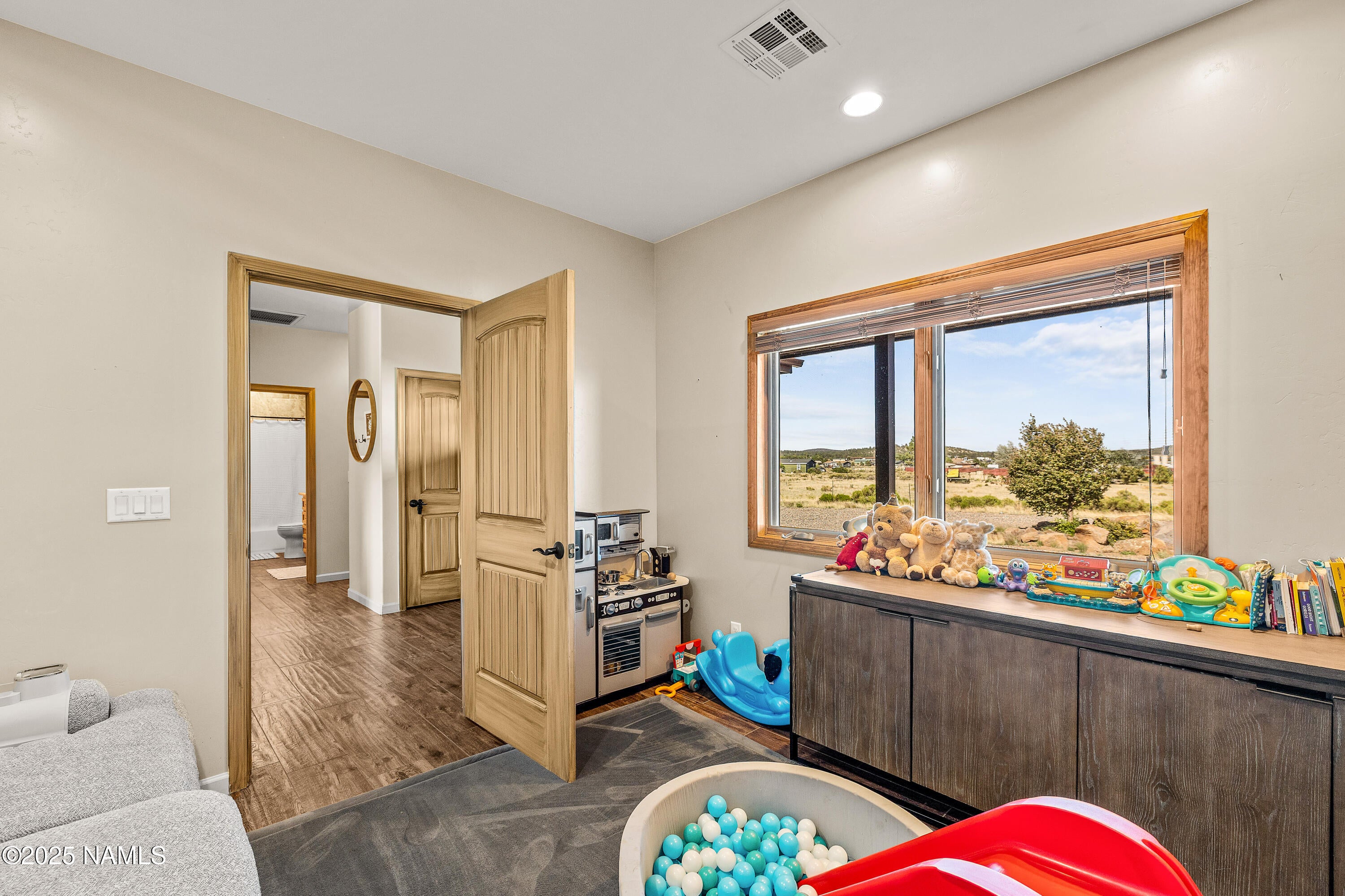 Flagstaff, Arizona, 86004, United States, 4 Bedrooms Bedrooms, ,3 BathroomsBathrooms,Residential,Active,1868120