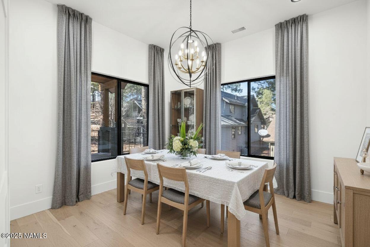 Flagstaff, Arizona, 86005, United States, 4 Bedrooms Bedrooms, ,4 BathroomsBathrooms,Residential,Active,1922481