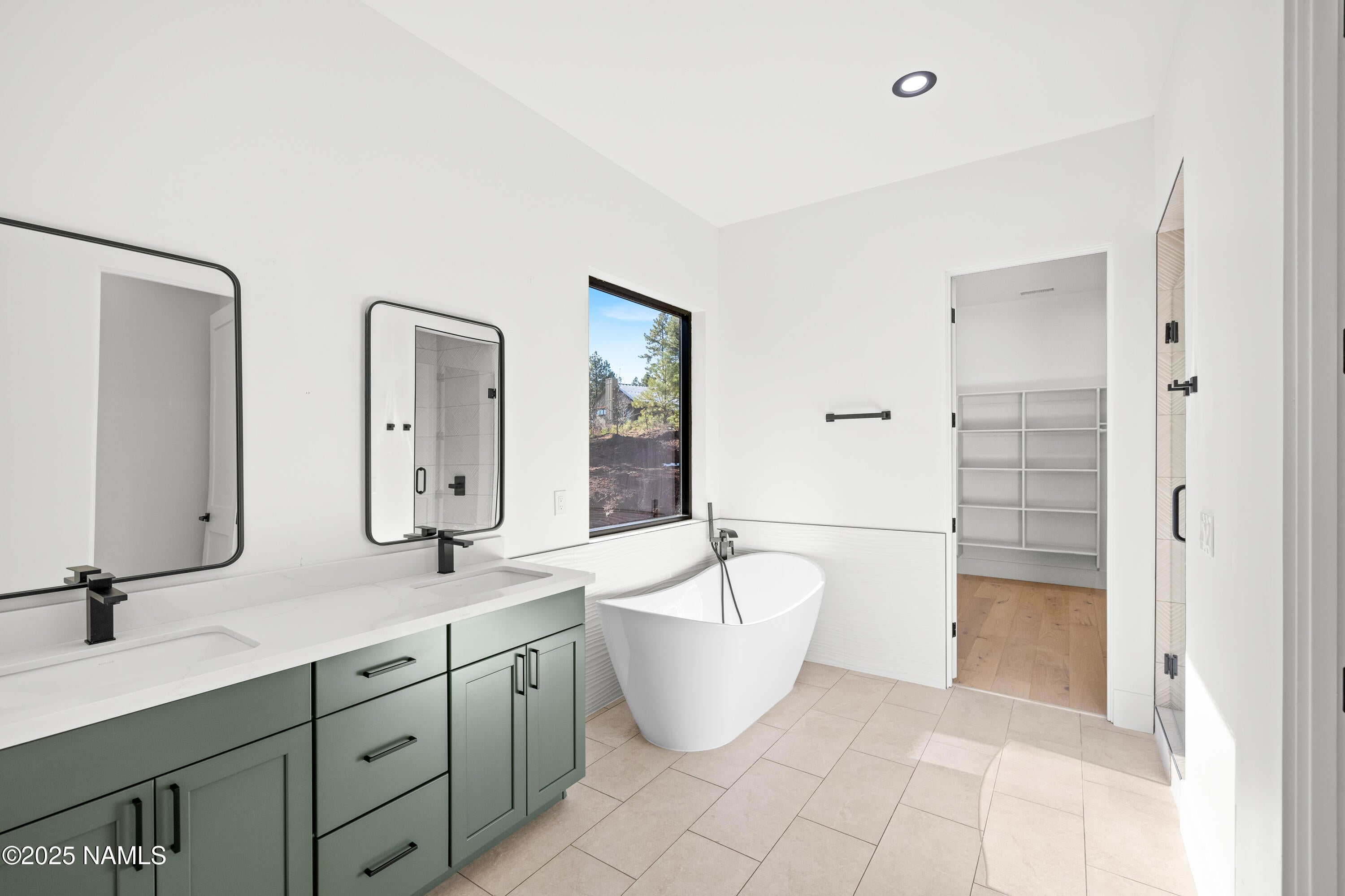 Flagstaff, Arizona, 86005, United States, 4 Bedrooms Bedrooms, ,4 BathroomsBathrooms,Residential,Active,1922481