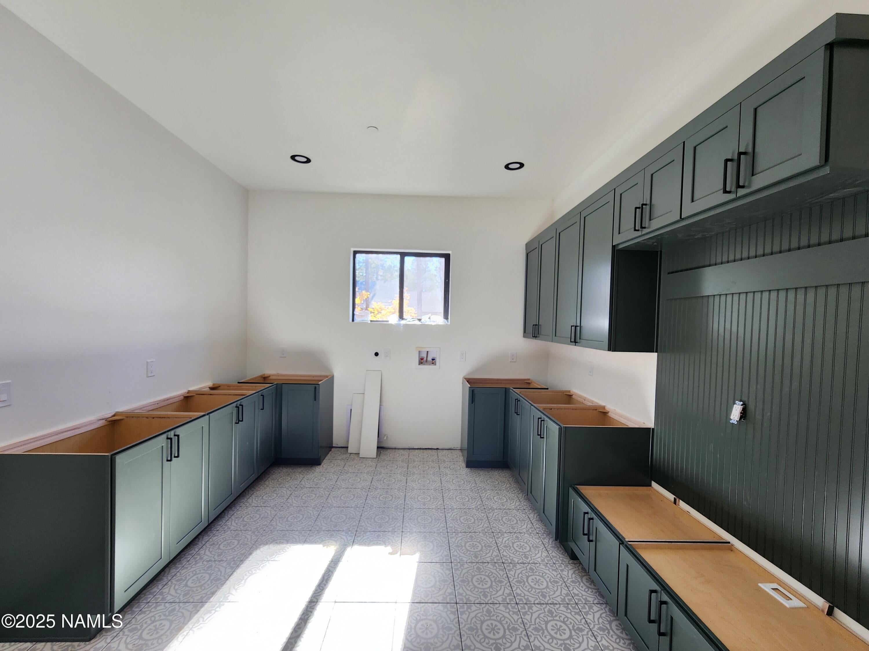 Flagstaff, Arizona, 86005, United States, 4 Bedrooms Bedrooms, ,4 BathroomsBathrooms,Residential,Active,1922481