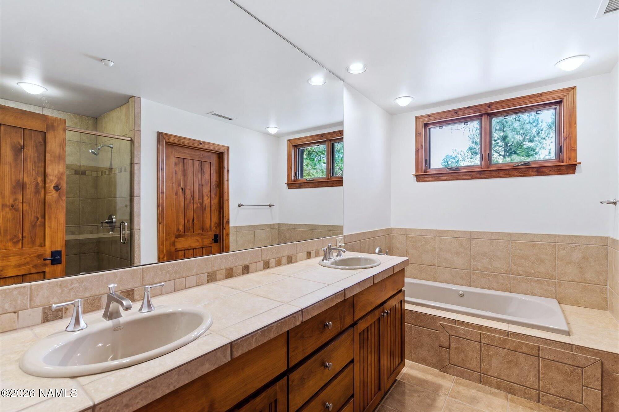 Flagstaff, Arizona, 86005, United States, 4 Bedrooms Bedrooms, ,4 BathroomsBathrooms,Residential,Active,2009412