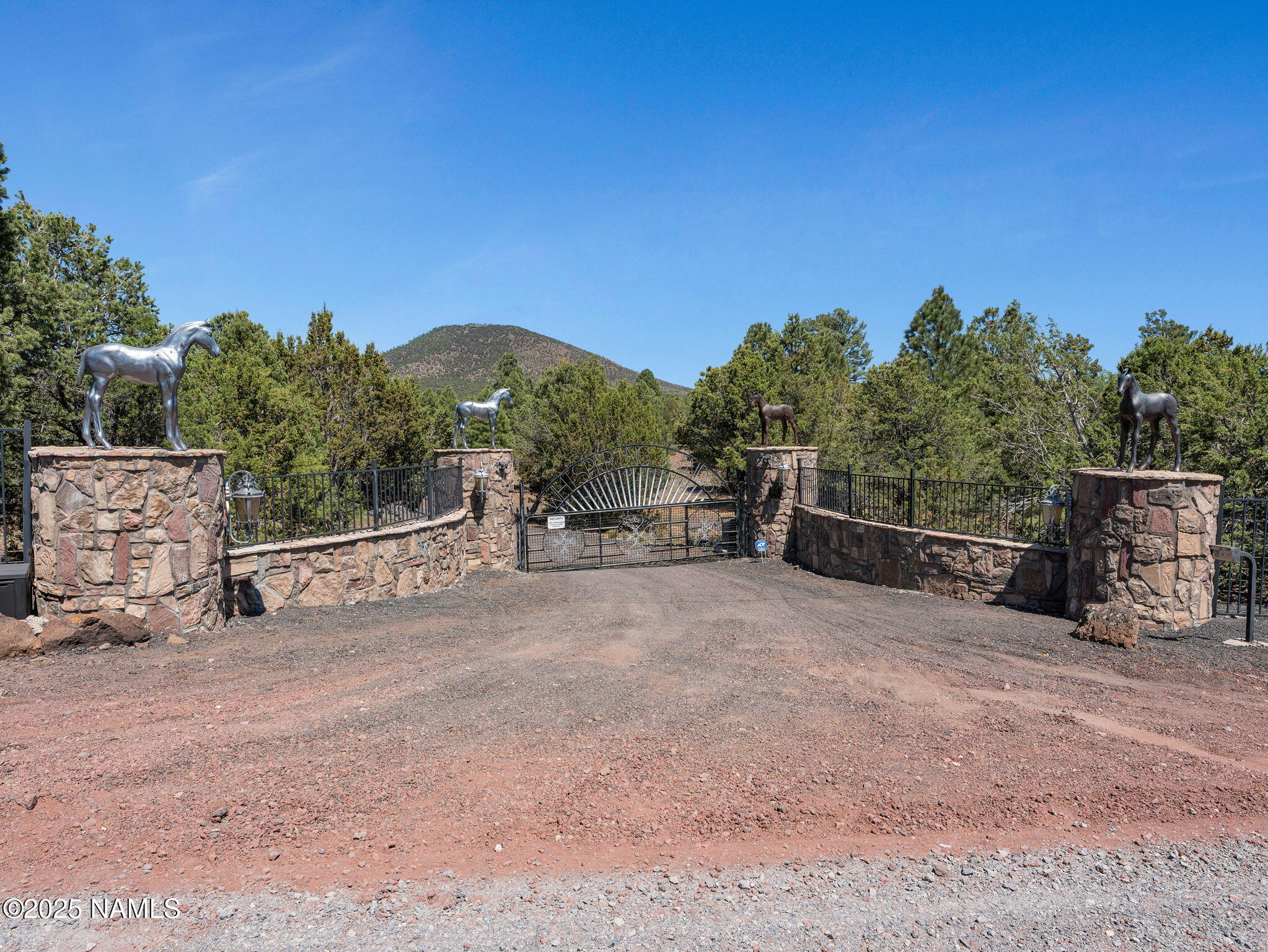 Williams, Arizona, 86046, United States, 3 Bedrooms Bedrooms, ,4 BathroomsBathrooms,Residential,Active,1871833