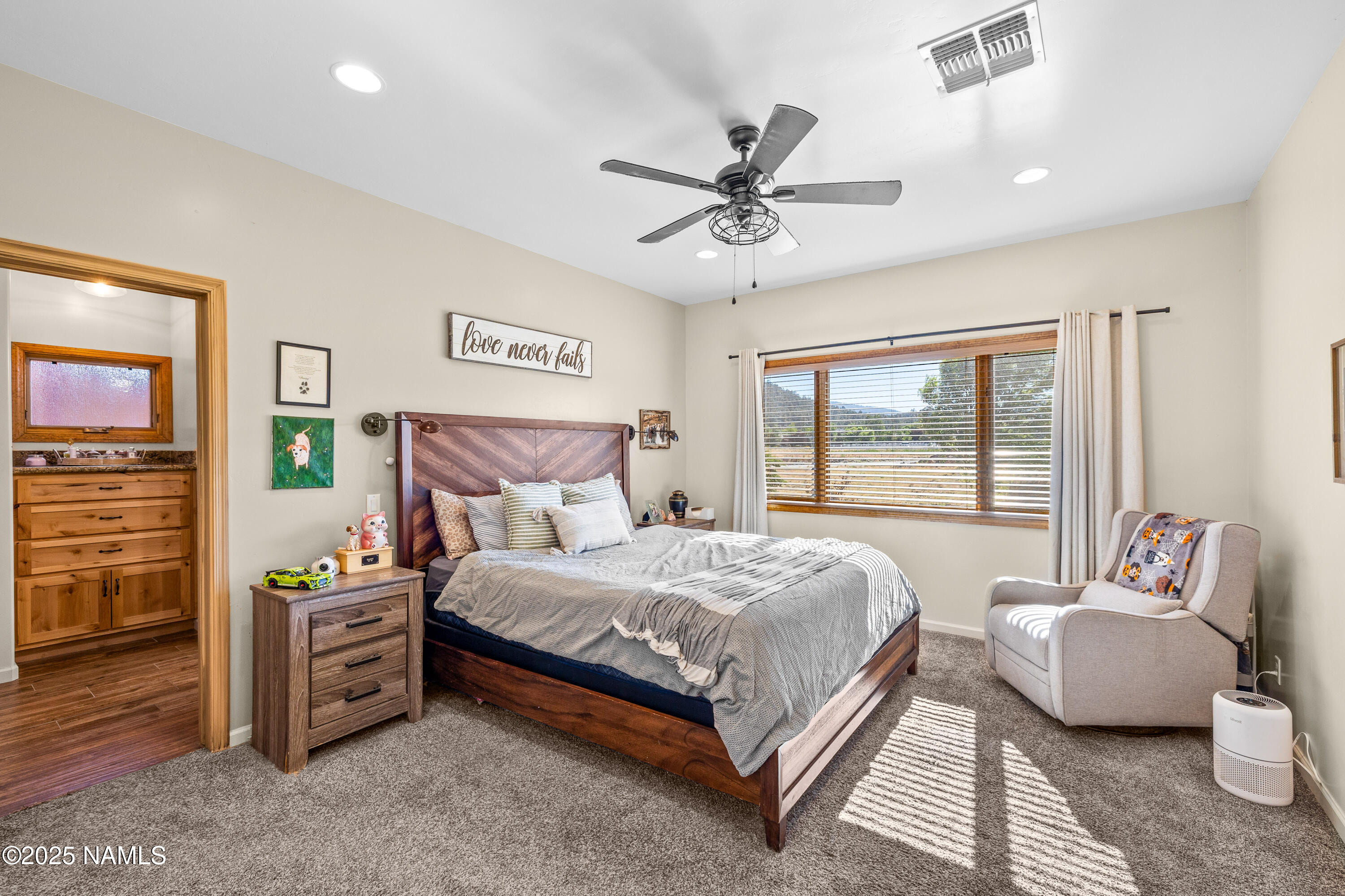 Flagstaff, Arizona, 86004, United States, 4 Bedrooms Bedrooms, ,3 BathroomsBathrooms,Residential,Active,1868120