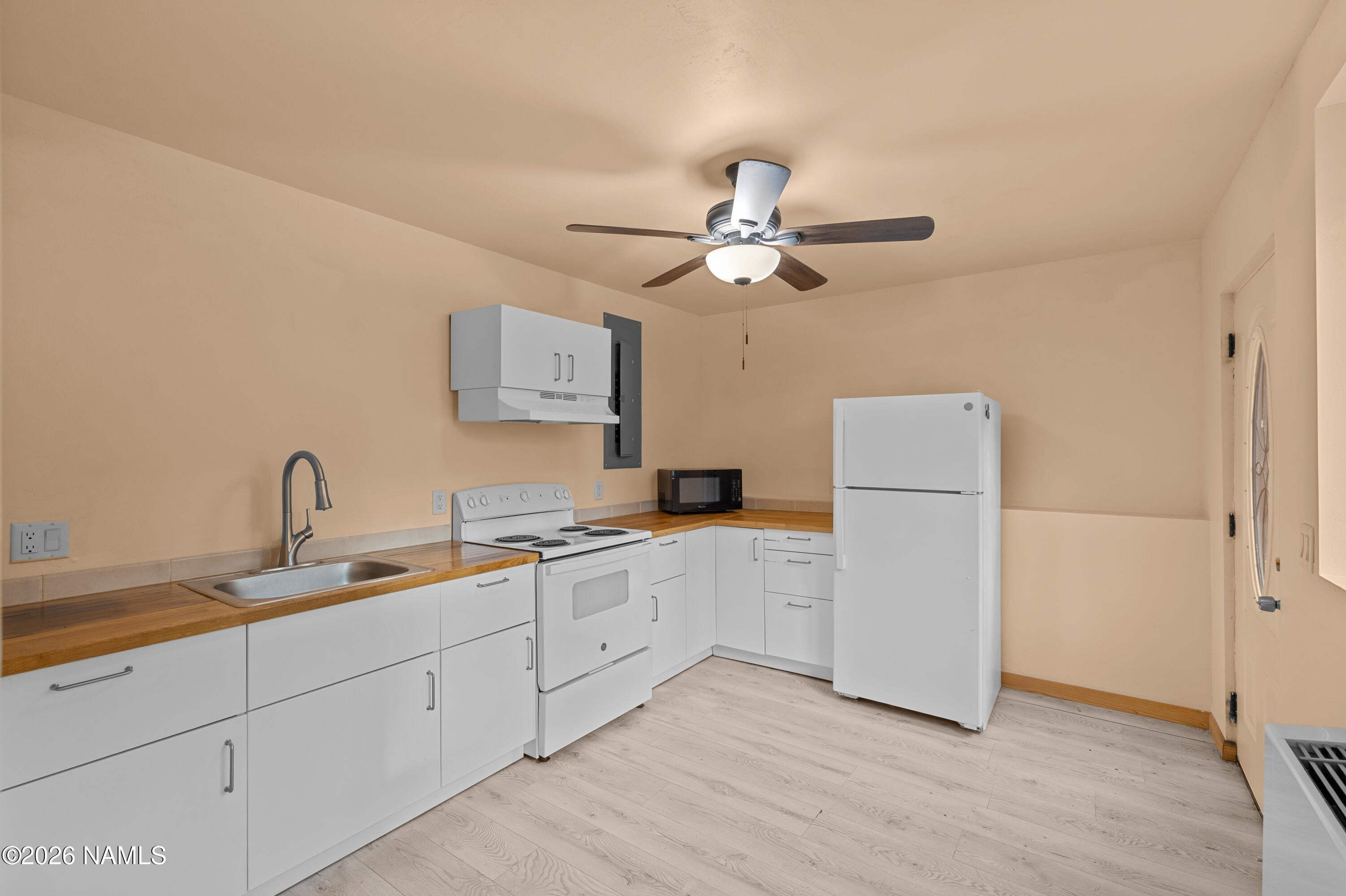 Flagstaff, Arizona, 86001, United States, 4 Bedrooms Bedrooms, ,4 BathroomsBathrooms,Residential,Active,2018185