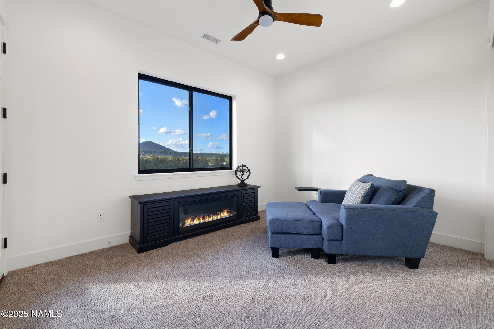 Flagstaff, Arizona, 86004, United States, 5 Bedrooms Bedrooms, ,4 BathroomsBathrooms,Residential,Active,1943835
