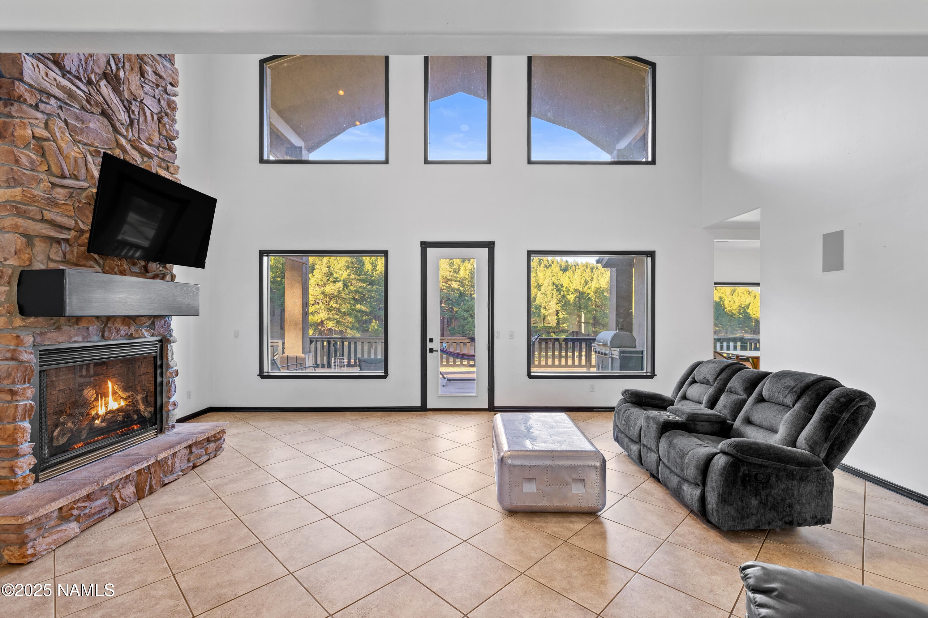 Flagstaff, Arizona, 86001, United States, 5 Bedrooms Bedrooms, ,5 BathroomsBathrooms,Residential,Active,1945089