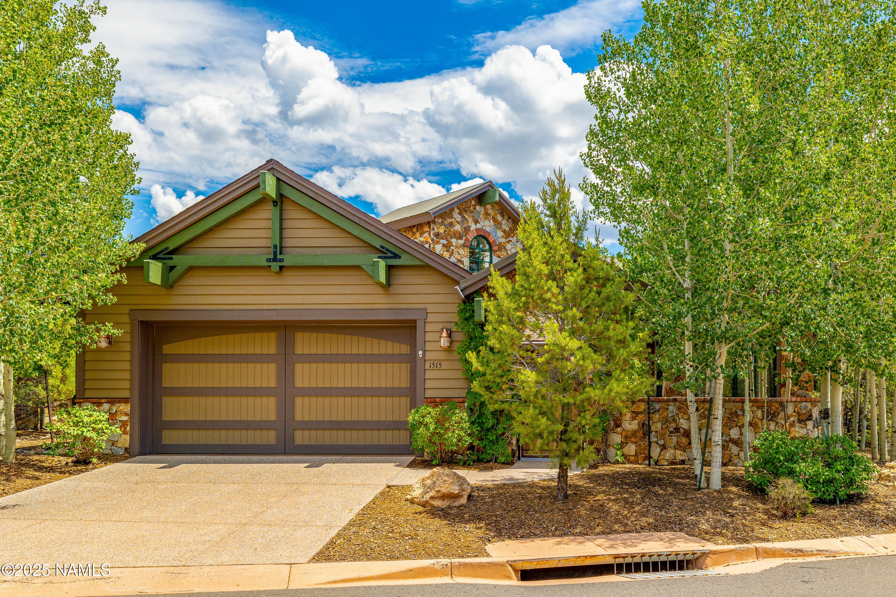 Flagstaff, Arizona, 86005, United States, 3 Bedrooms Bedrooms, ,3 BathroomsBathrooms,Residential,Active,1922673