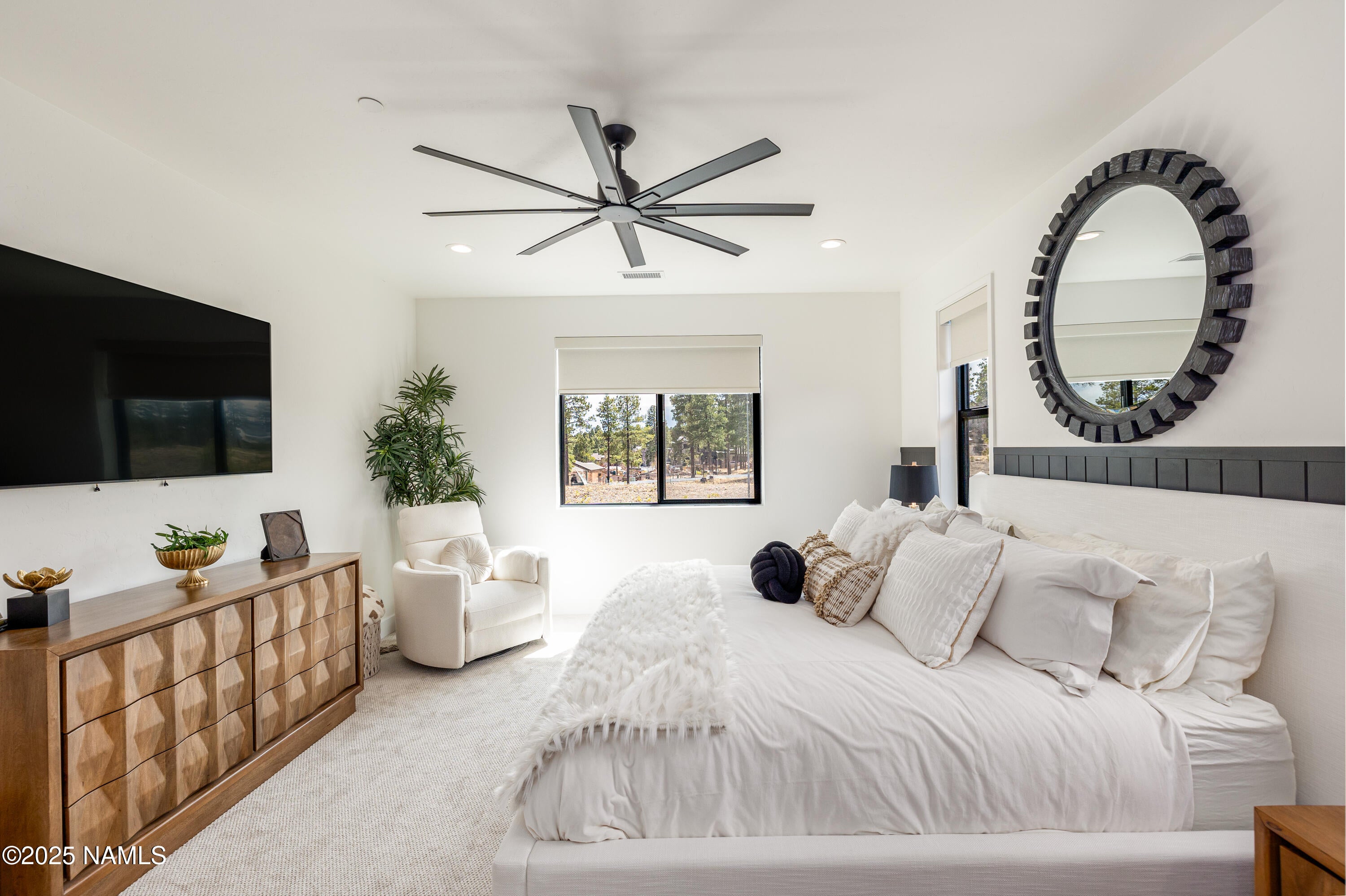 Flagstaff, Arizona, 86005, United States, 5 Bedrooms Bedrooms, ,4 BathroomsBathrooms,Residential,Active,1959522