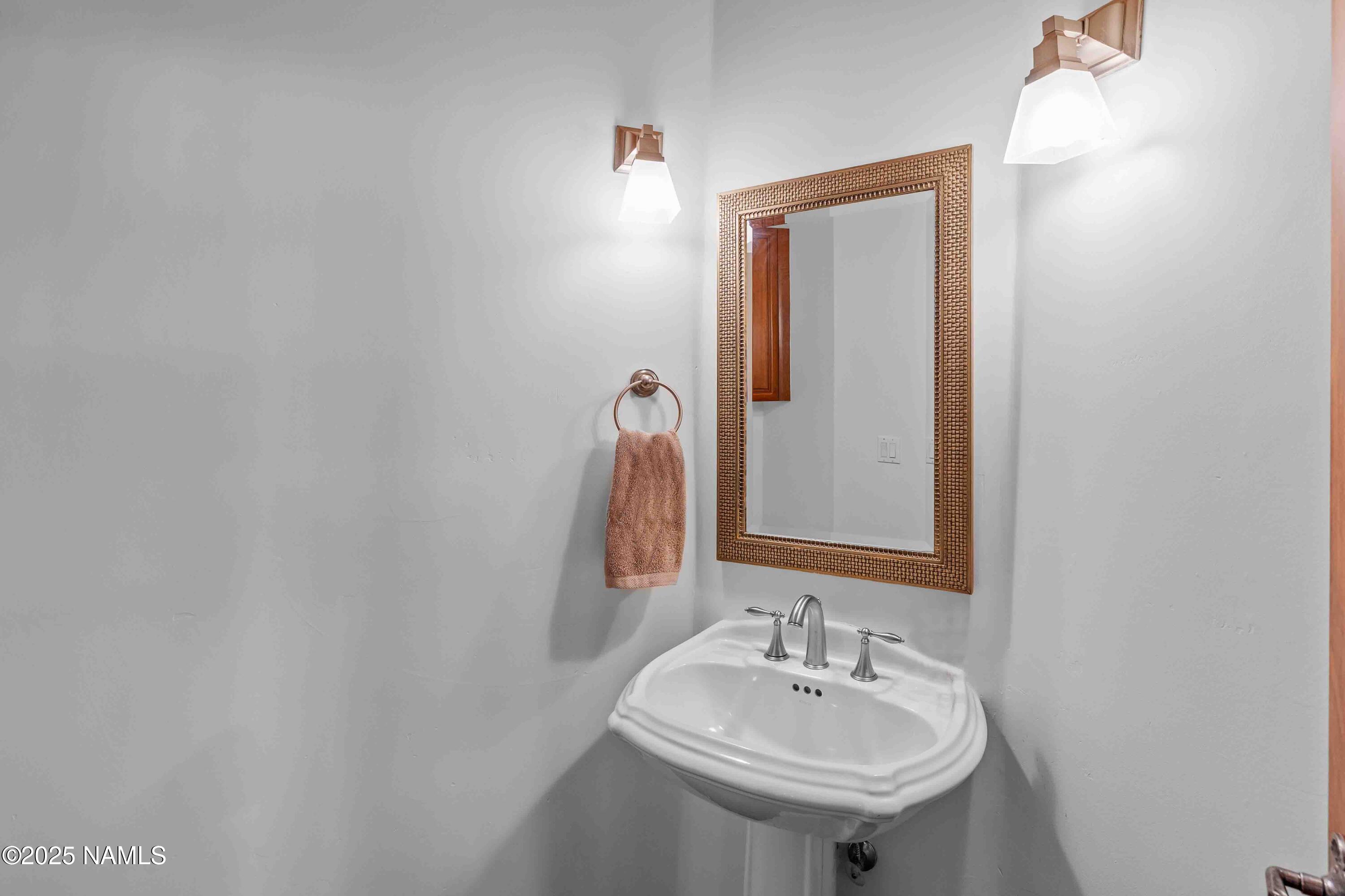 Flagstaff, Arizona, 86001, United States, 3 Bedrooms Bedrooms, ,4 BathroomsBathrooms,Residential,Active,1988717