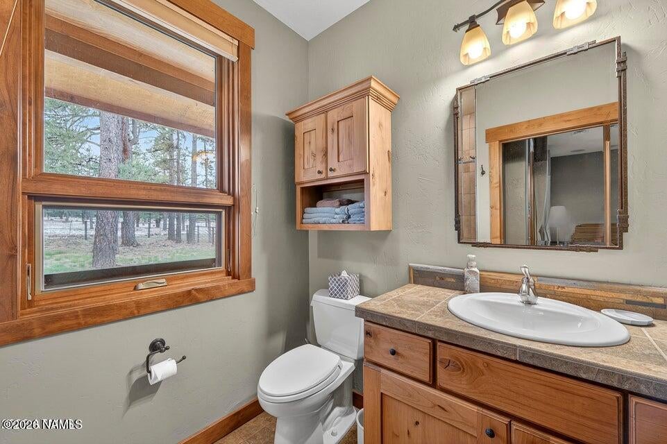 Flagstaff, Arizona, 86001, United States, 3 Bedrooms Bedrooms, ,3 BathroomsBathrooms,Residential,Contingent,2045038