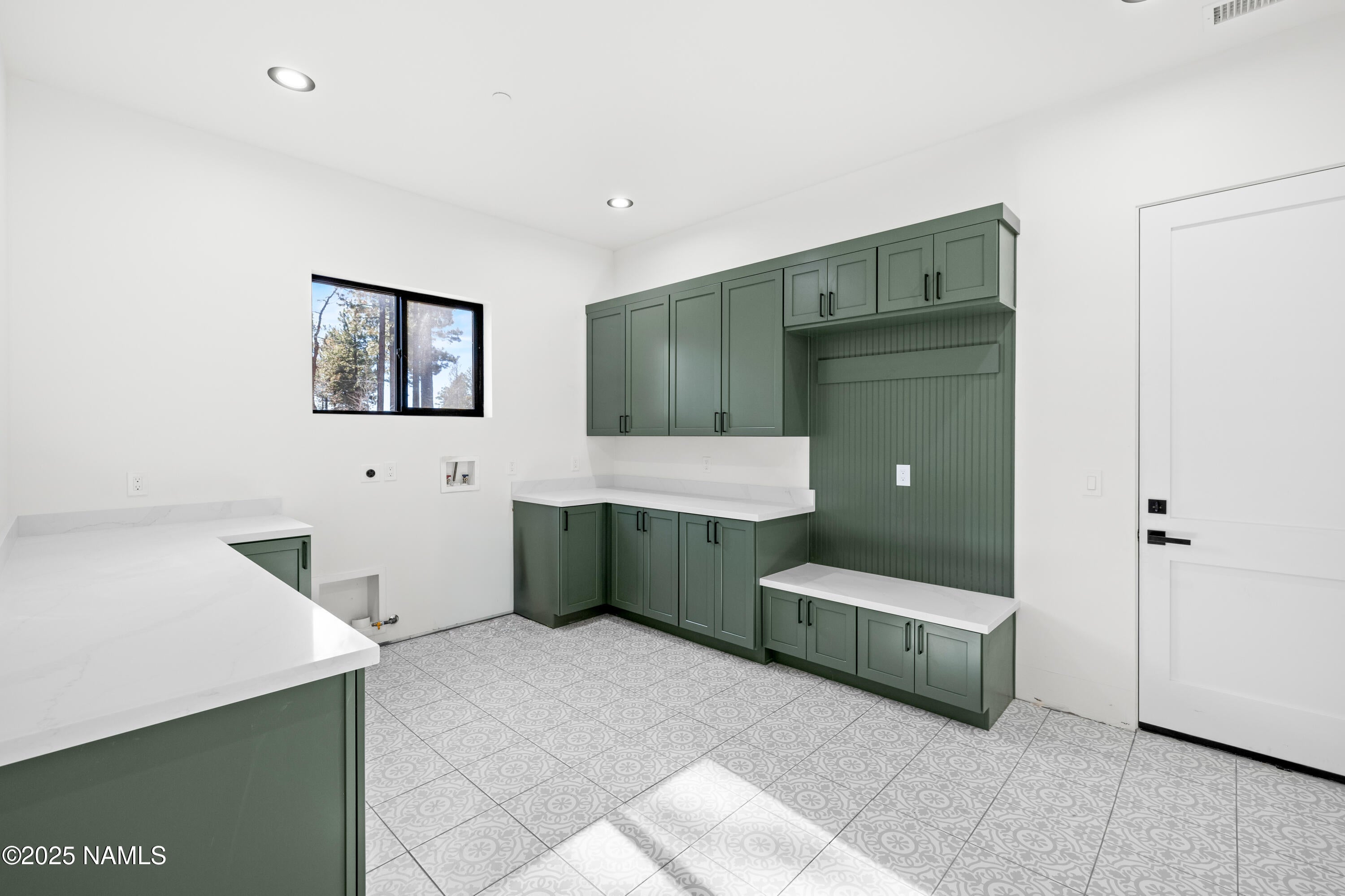 Flagstaff, Arizona, 86005, United States, 4 Bedrooms Bedrooms, ,4 BathroomsBathrooms,Residential,Active,1922481