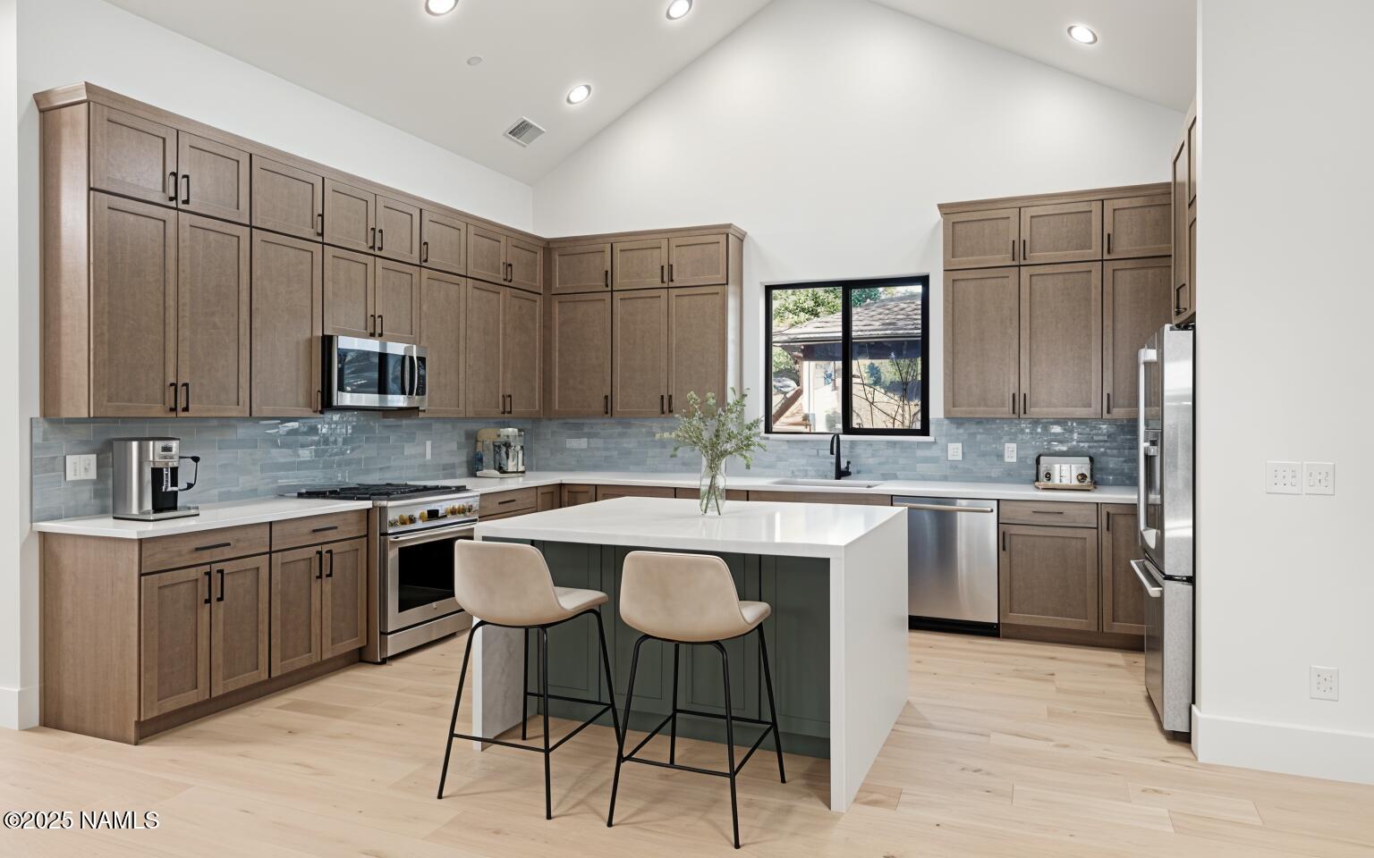 Flagstaff, Arizona, 86005, United States, 4 Bedrooms Bedrooms, ,4 BathroomsBathrooms,Residential,Active,1922481