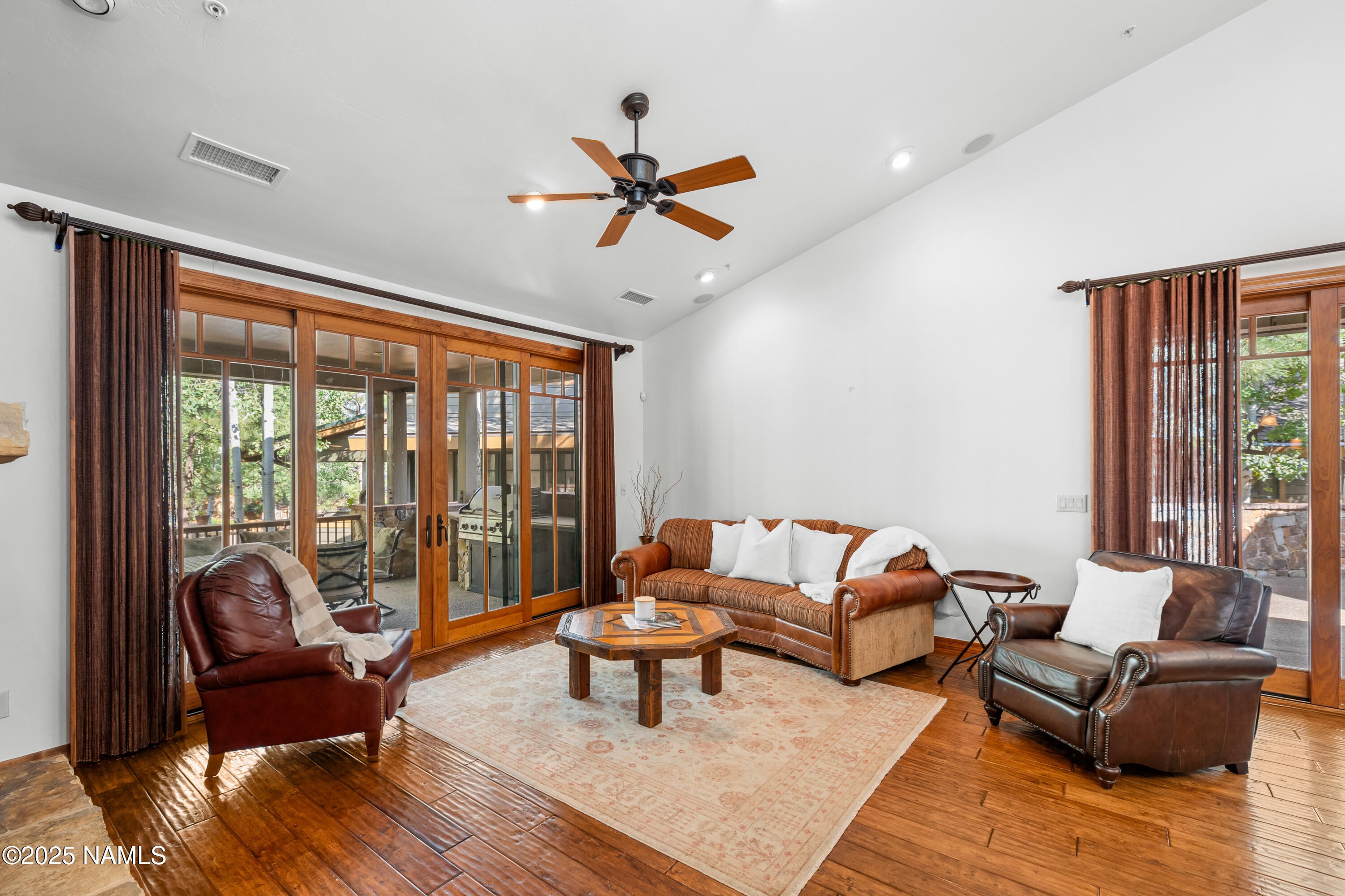 Flagstaff, Arizona, 86005, United States, 3 Bedrooms Bedrooms, ,3 BathroomsBathrooms,Residential,Active,1922673