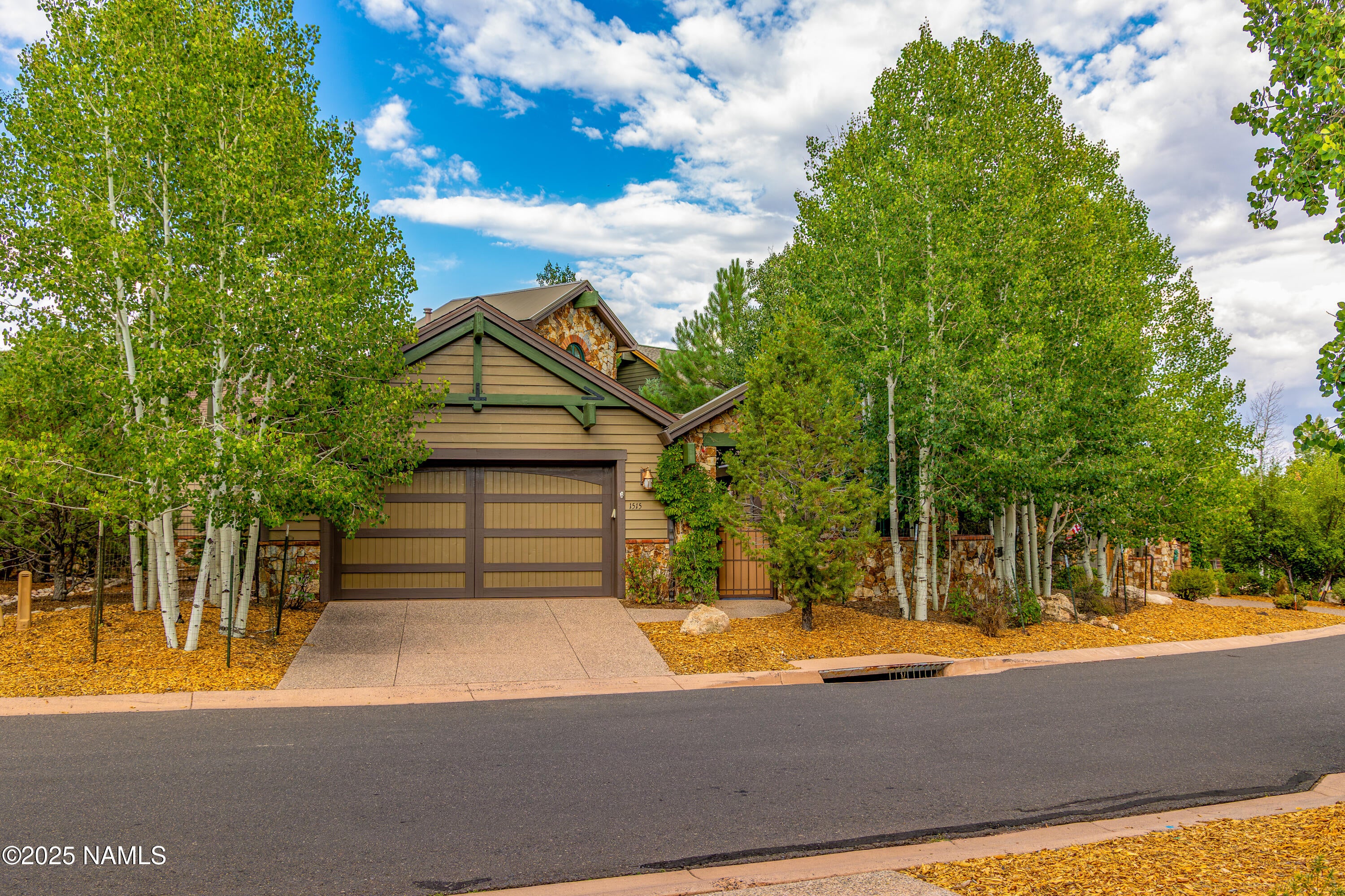 Flagstaff, Arizona, 86005, United States, 3 Bedrooms Bedrooms, ,3 BathroomsBathrooms,Residential,Active,1922673