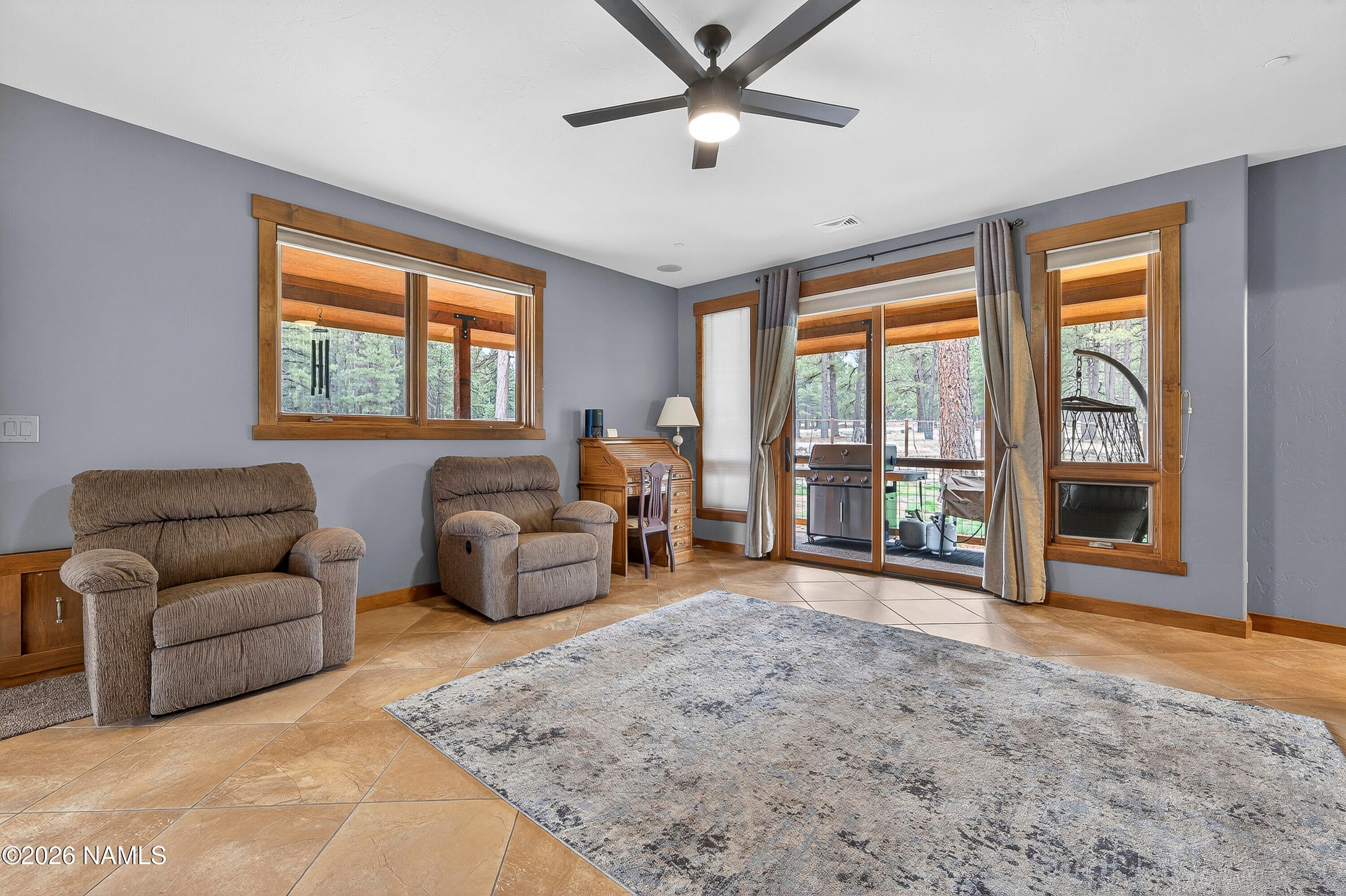 Flagstaff, Arizona, 86001, United States, 3 Bedrooms Bedrooms, ,3 BathroomsBathrooms,Residential,Contingent,2045038