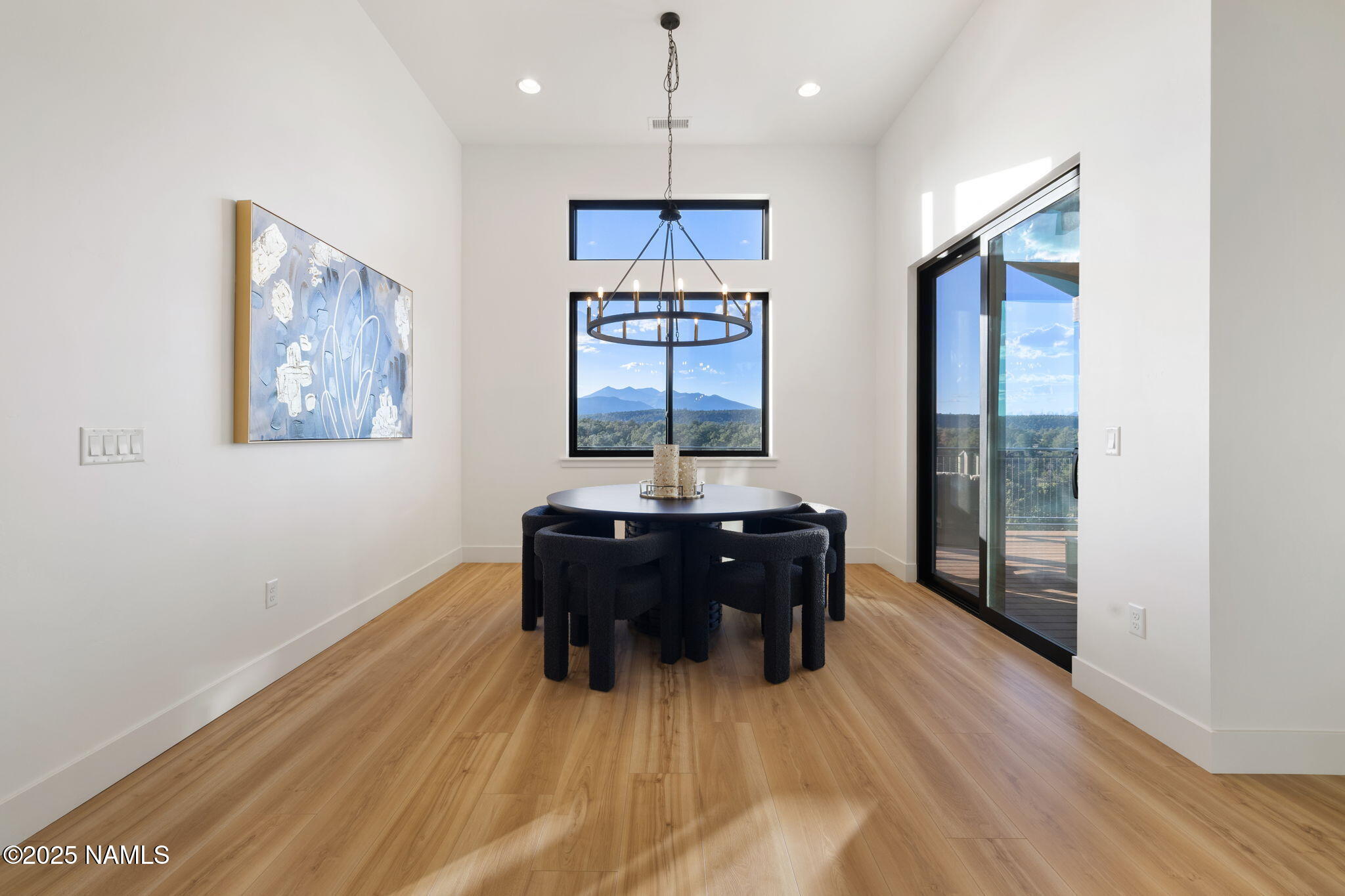 Flagstaff, Arizona, 86004, United States, 5 Bedrooms Bedrooms, ,4 BathroomsBathrooms,Residential,Active,1943835