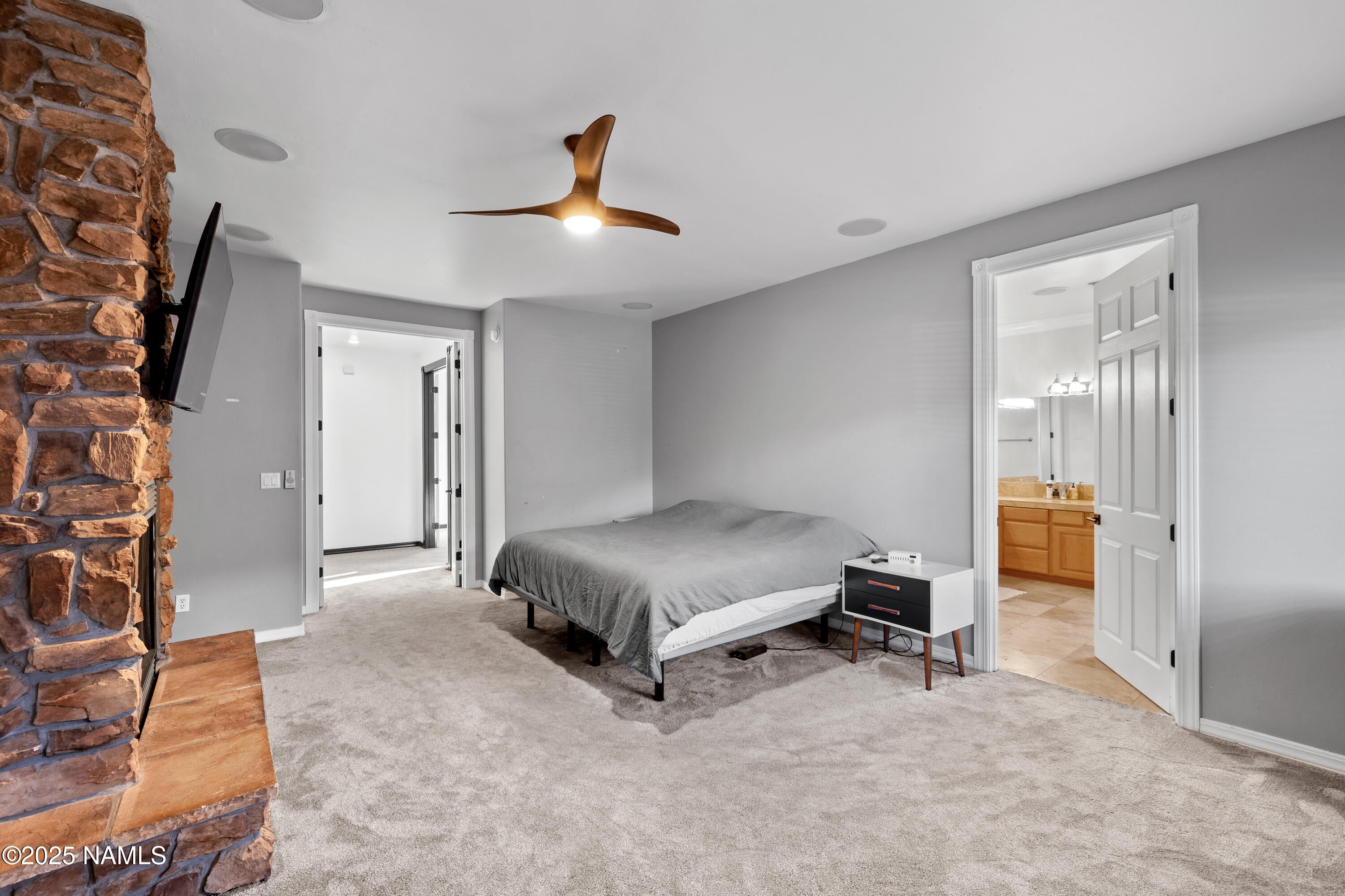 Flagstaff, Arizona, 86001, United States, 5 Bedrooms Bedrooms, ,5 BathroomsBathrooms,Residential,Active,1945089