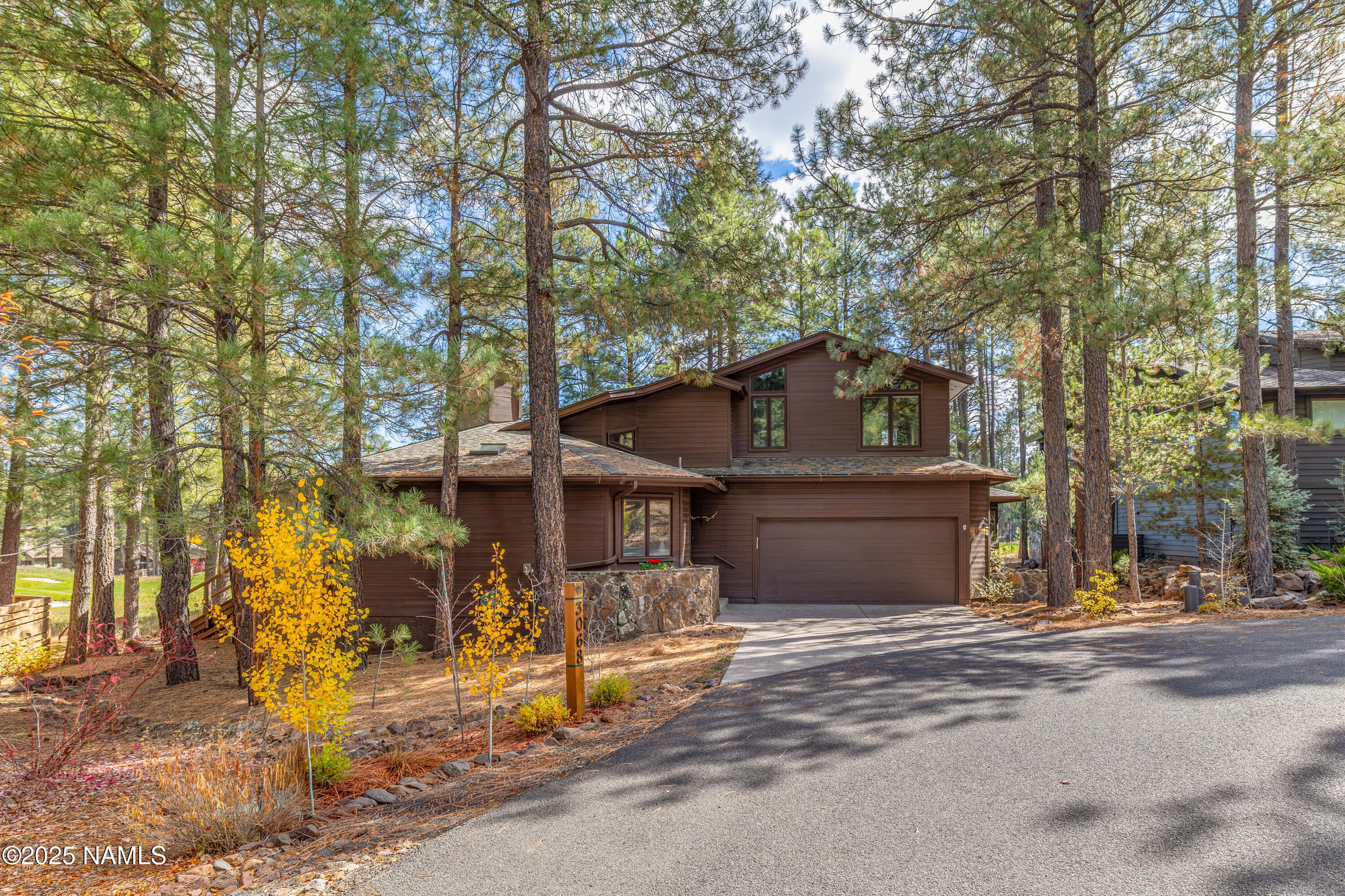 Flagstaff, Arizona, 86005, United States, 4 Bedrooms Bedrooms, ,4 BathroomsBathrooms,Residential,Active,1995263