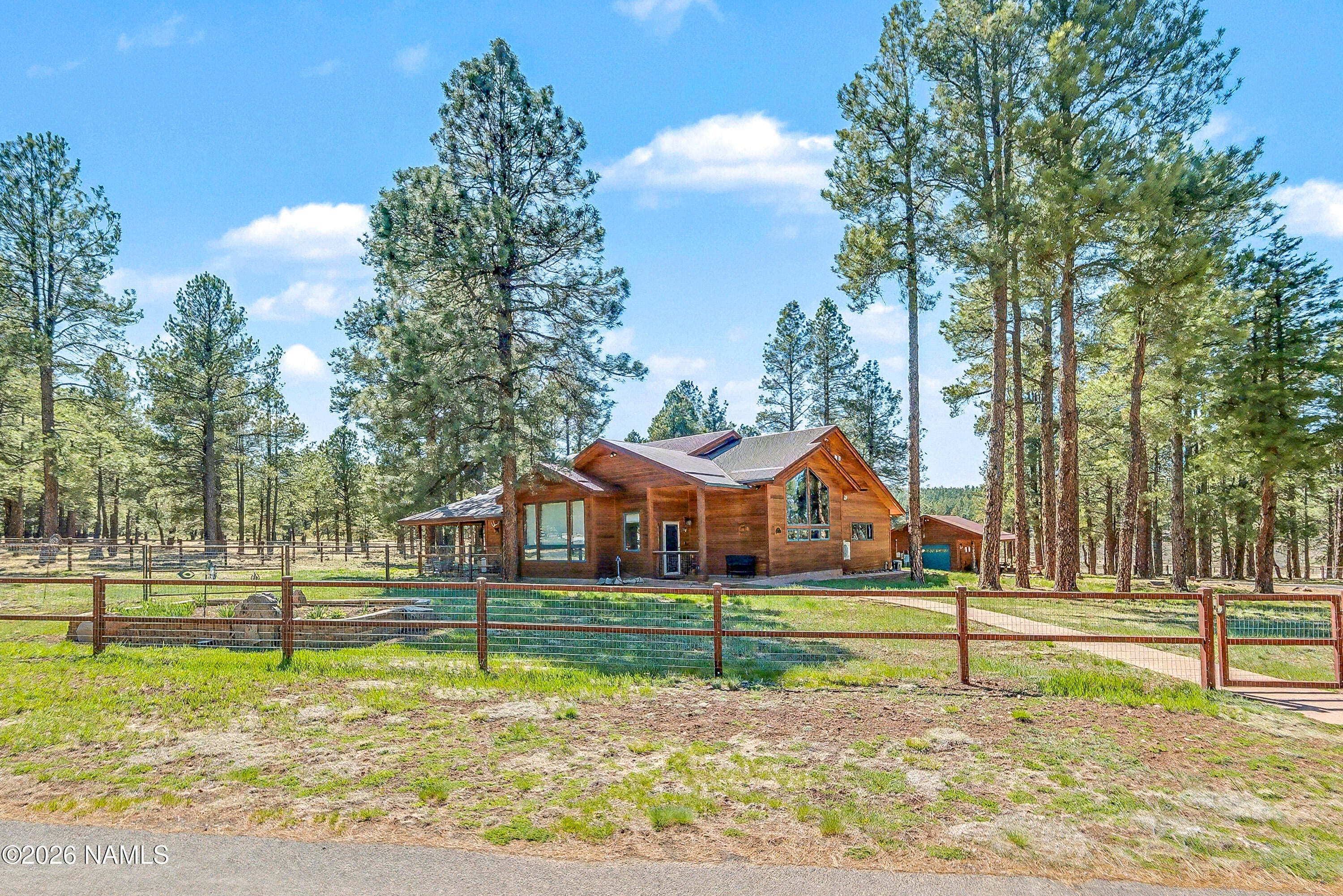 Flagstaff, Arizona, 86001, United States, 3 Bedrooms Bedrooms, ,3 BathroomsBathrooms,Residential,Contingent,2045038