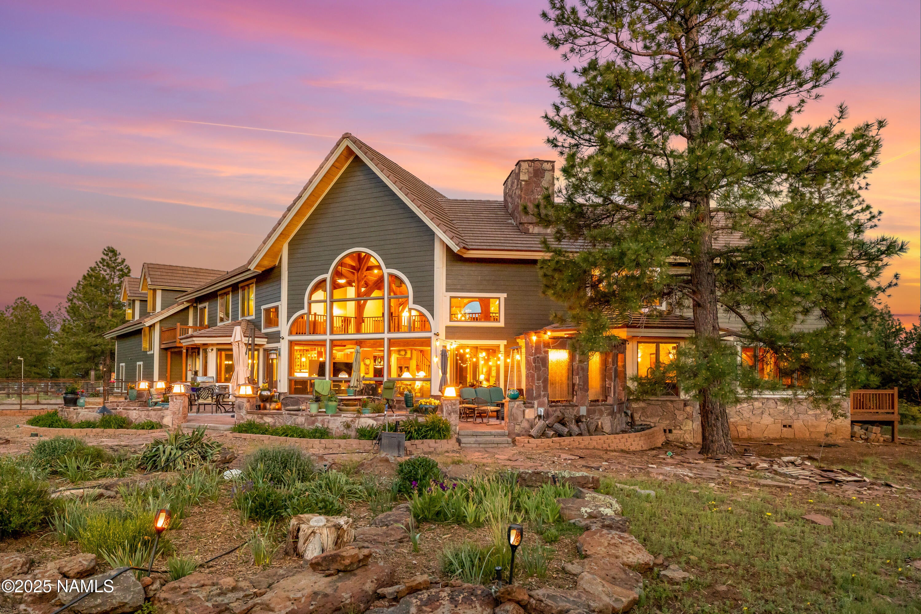 Flagstaff, Arizona, 86001, United States, 3 Bedrooms Bedrooms, ,4 BathroomsBathrooms,Residential,Active,1988717