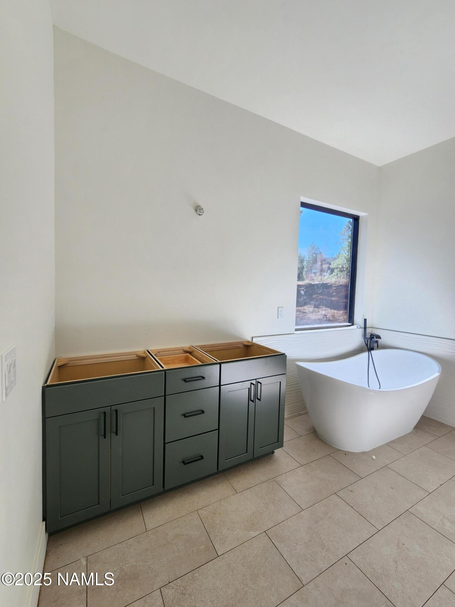 Flagstaff, Arizona, 86005, United States, 4 Bedrooms Bedrooms, ,4 BathroomsBathrooms,Residential,Active,1922481