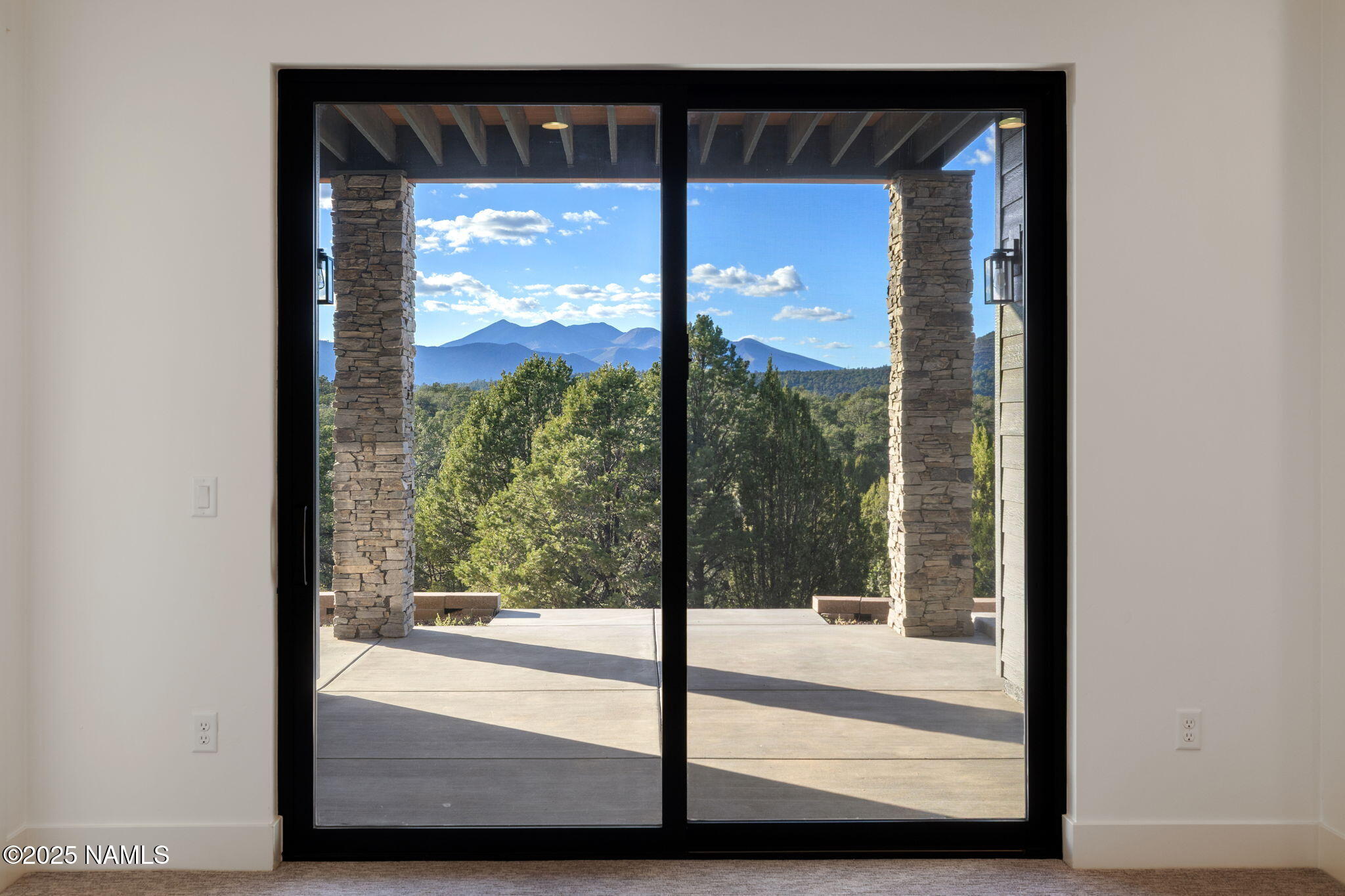 Flagstaff, Arizona, 86004, United States, 5 Bedrooms Bedrooms, ,4 BathroomsBathrooms,Residential,Active,1943835