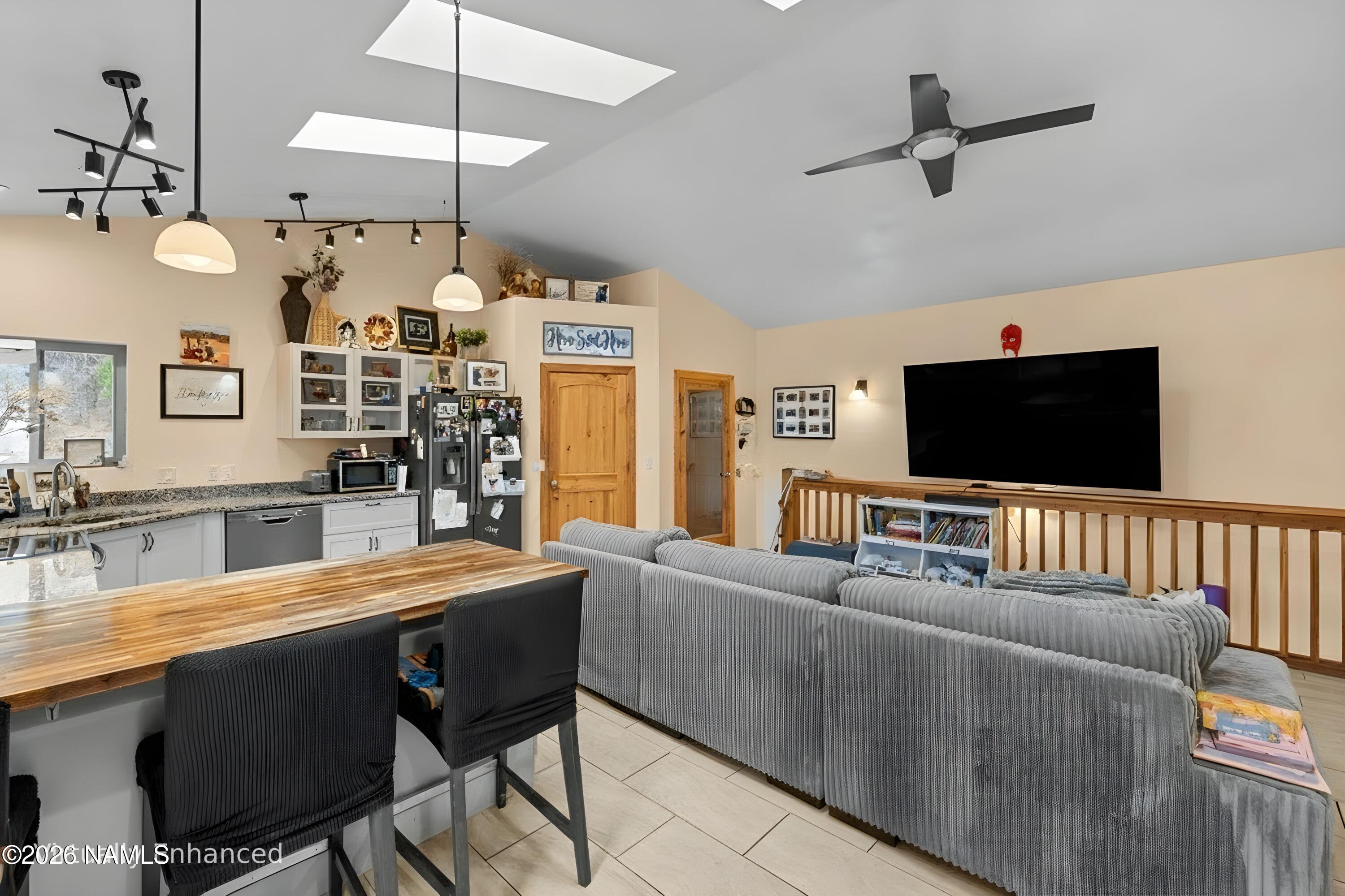 Flagstaff, Arizona, 86001, United States, 4 Bedrooms Bedrooms, ,4 BathroomsBathrooms,Residential,Active,2018185