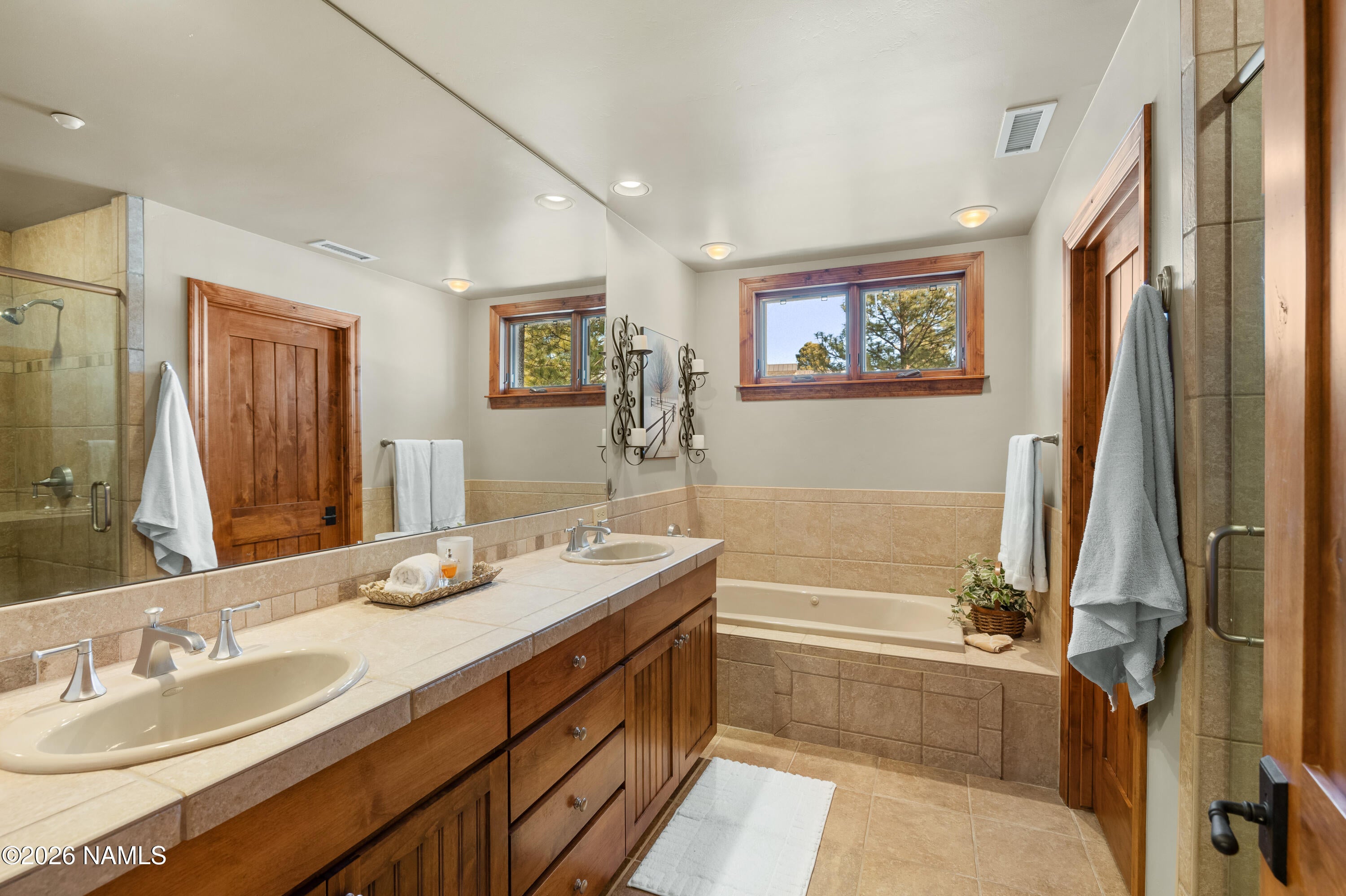 Flagstaff, Arizona, 86005, United States, 4 Bedrooms Bedrooms, ,4 BathroomsBathrooms,Residential,Active,2009412