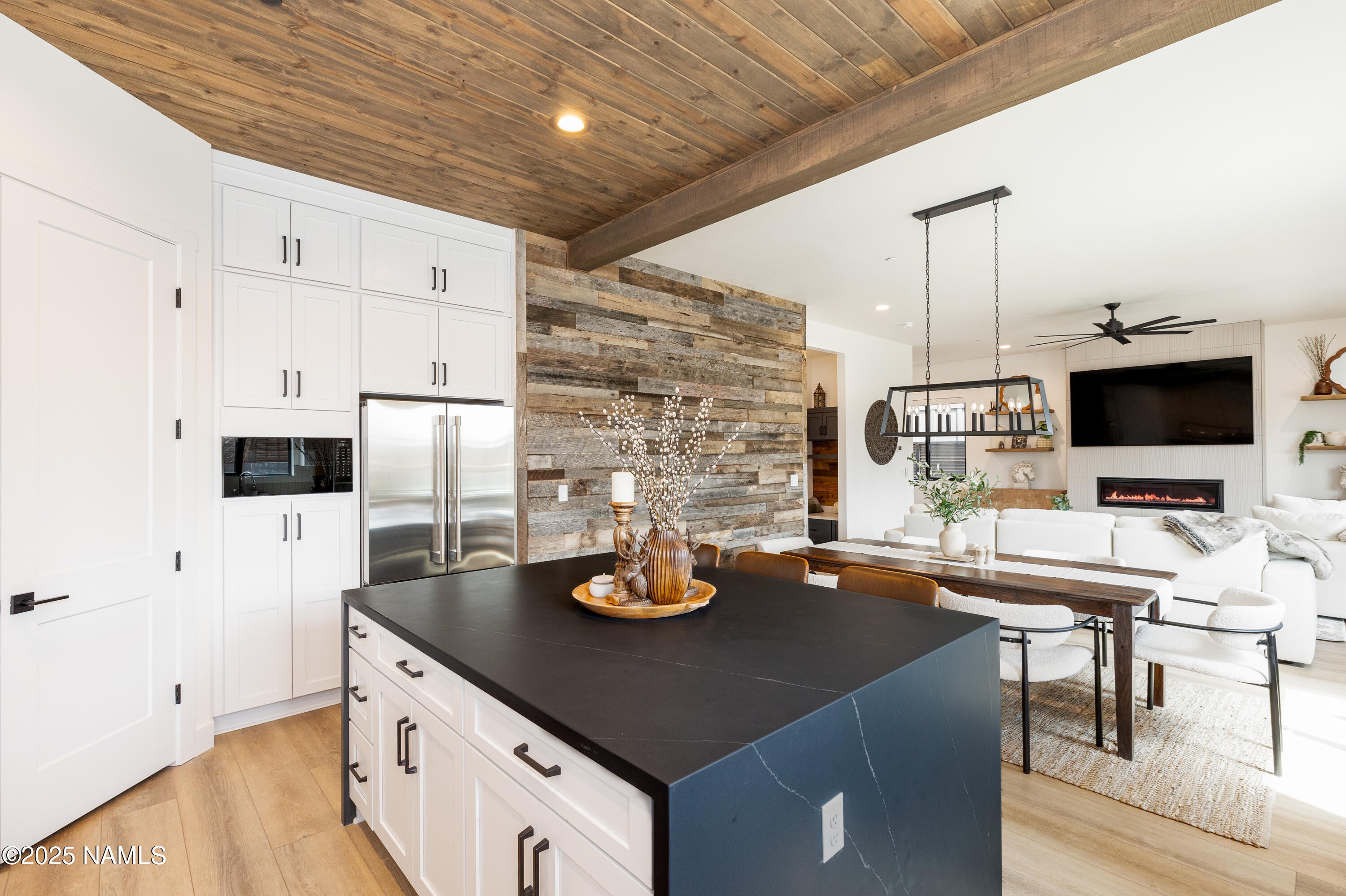 Flagstaff, Arizona, 86005, United States, 5 Bedrooms Bedrooms, ,4 BathroomsBathrooms,Residential,Active,1959522