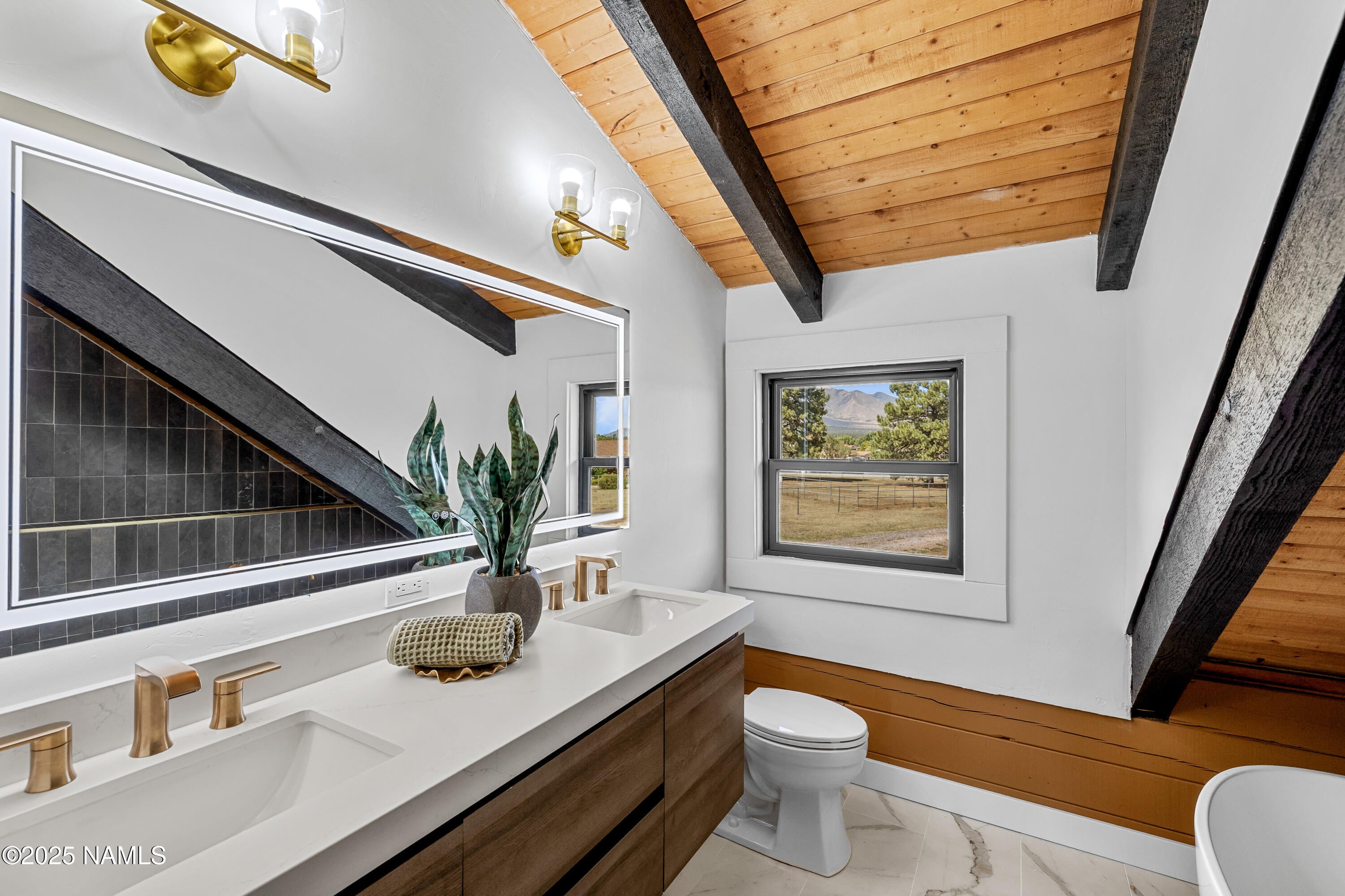 Flagstaff, Arizona, 86004, United States, ,4 BathroomsBathrooms,Residential,Active,1888488